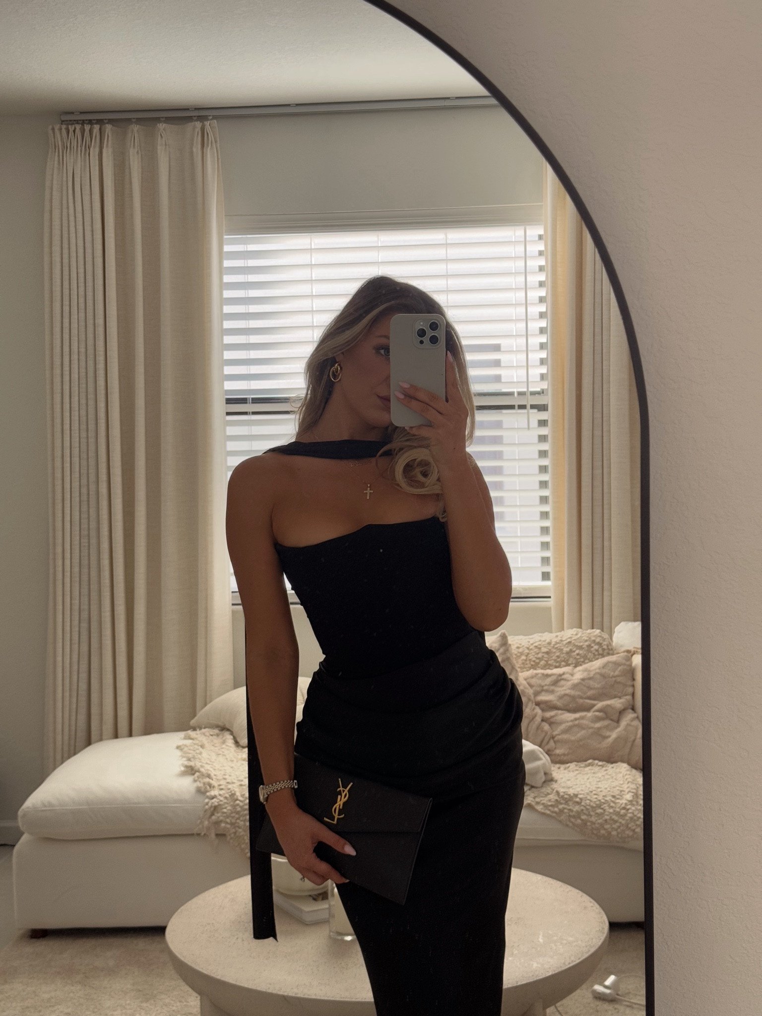 🖤🥂✨

#LTKParties #LTKU #LTKStyleTip