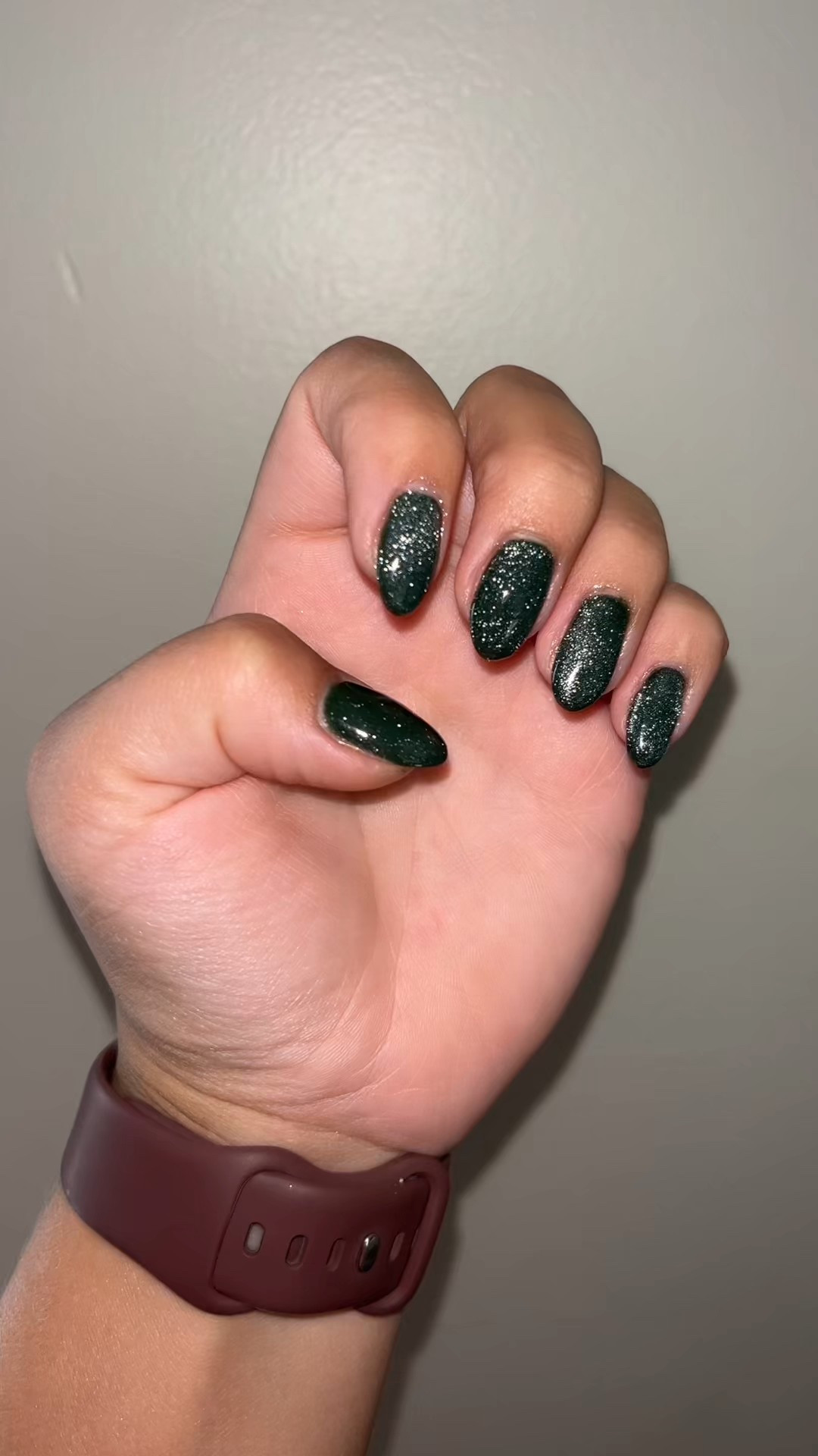 Holiday Nails 

 #LTKGiftGuide #LTKHoliday #LTKBeauty