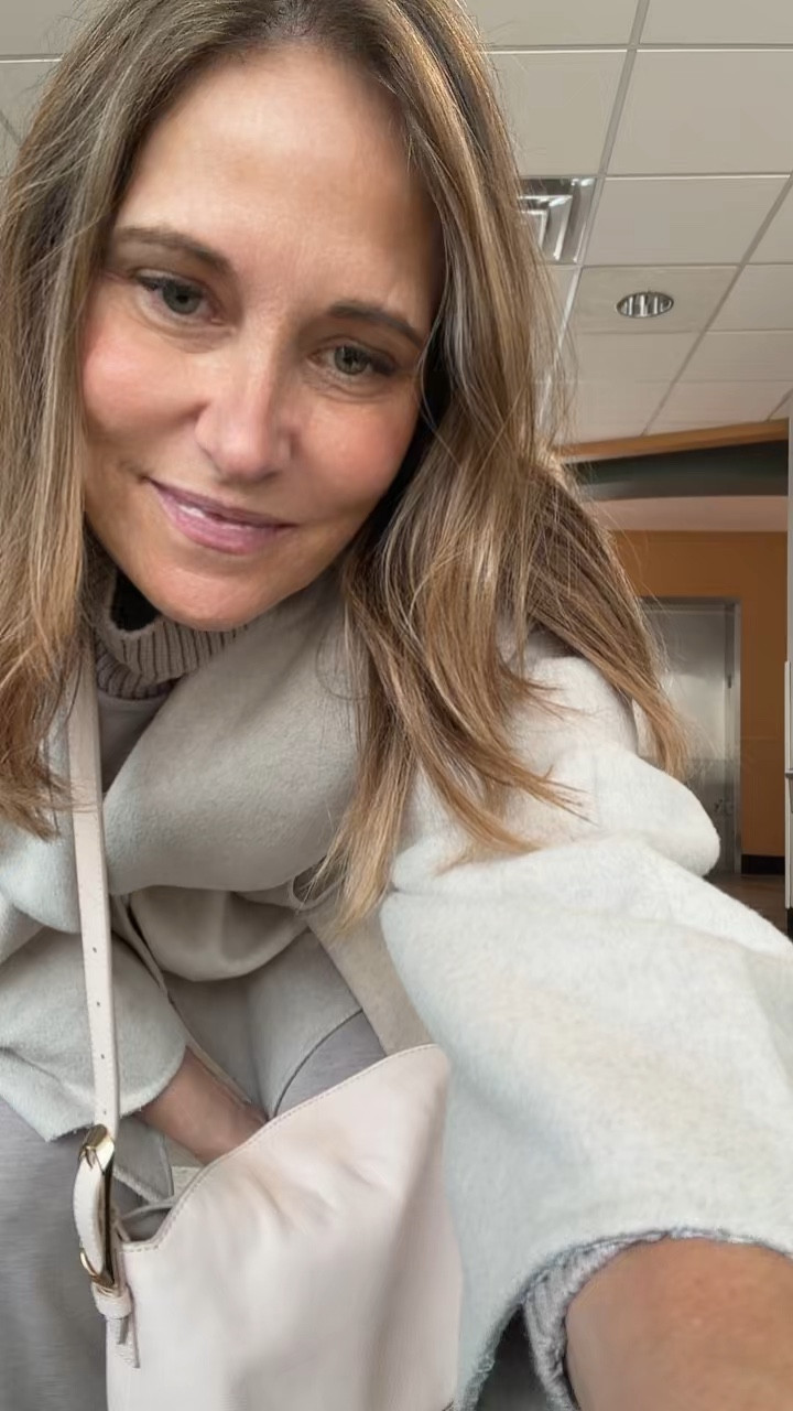 When I want elevated comfort, this is my go-to brand! I just love being being wrapped up in these comfy layers that just feel like a warm hug. 🤗 
s

#LTKMidsize #LTKOver40 #LTKootd