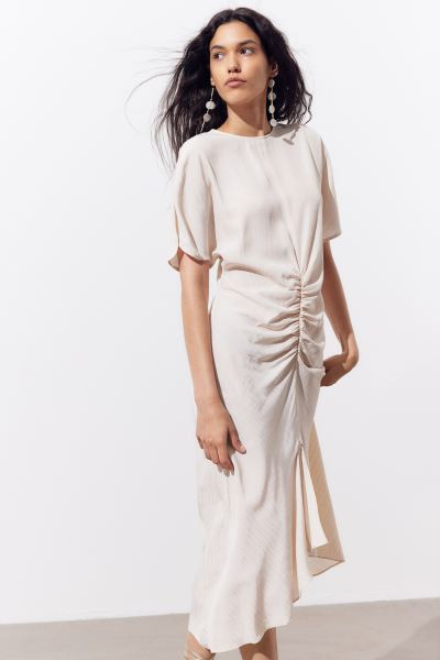 Slit-sleeved dress | H&M (UK, MY, IN, SG, PH, TW, HK)