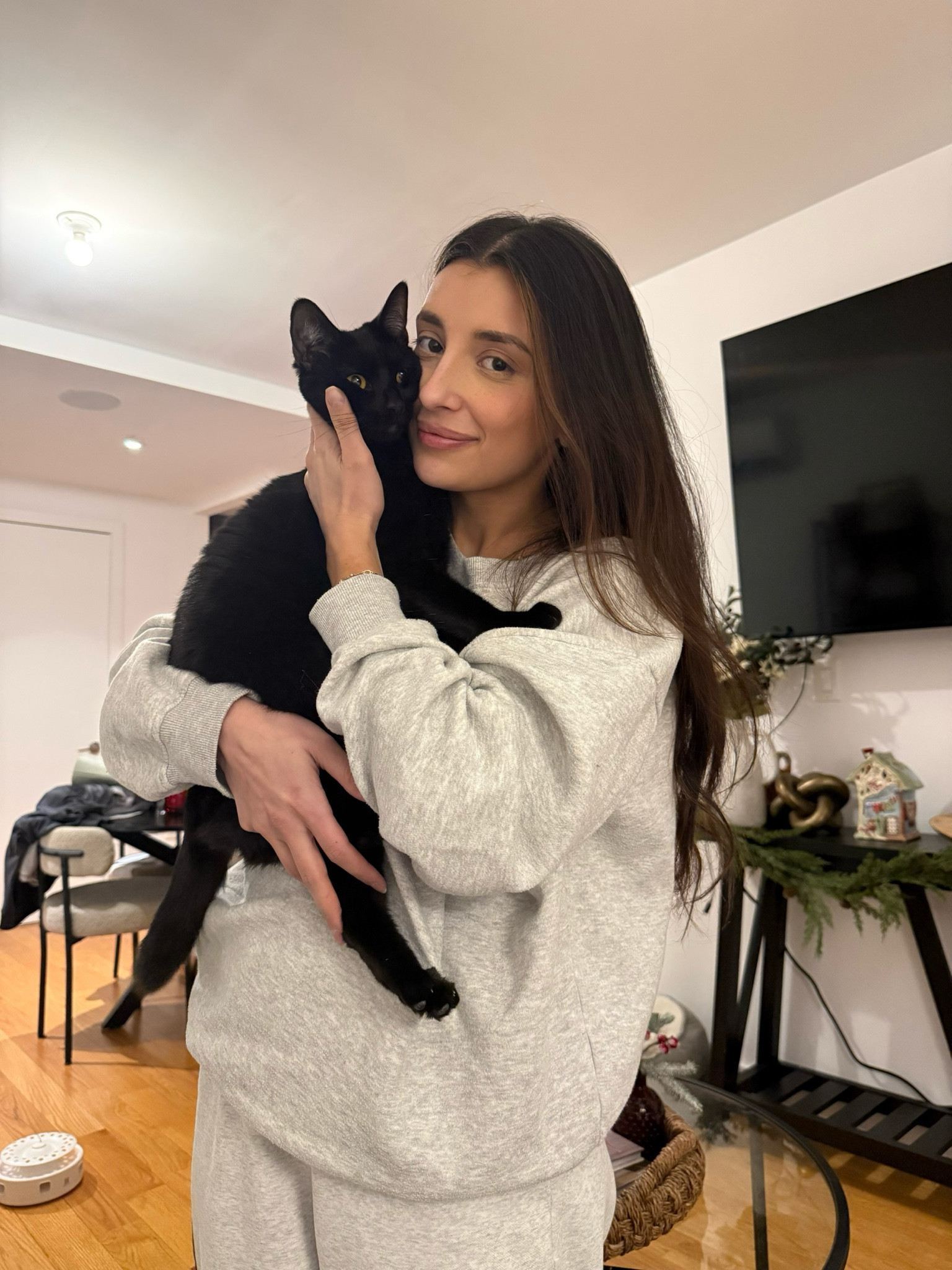 Matching loungewear + cuddles = perfect night in 🤍 oversized set, soft fabrics, cozy essentials. #LoungeStyle #CatMomLife

#LTKHome #LTKgrwm #LTKootd #LTKdayinmylife