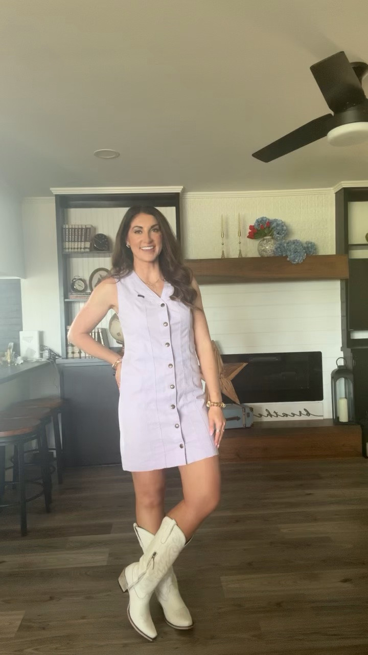 The absolute cutest dress from Lee at Walmart. Perfect for a country concert or festival. 💜