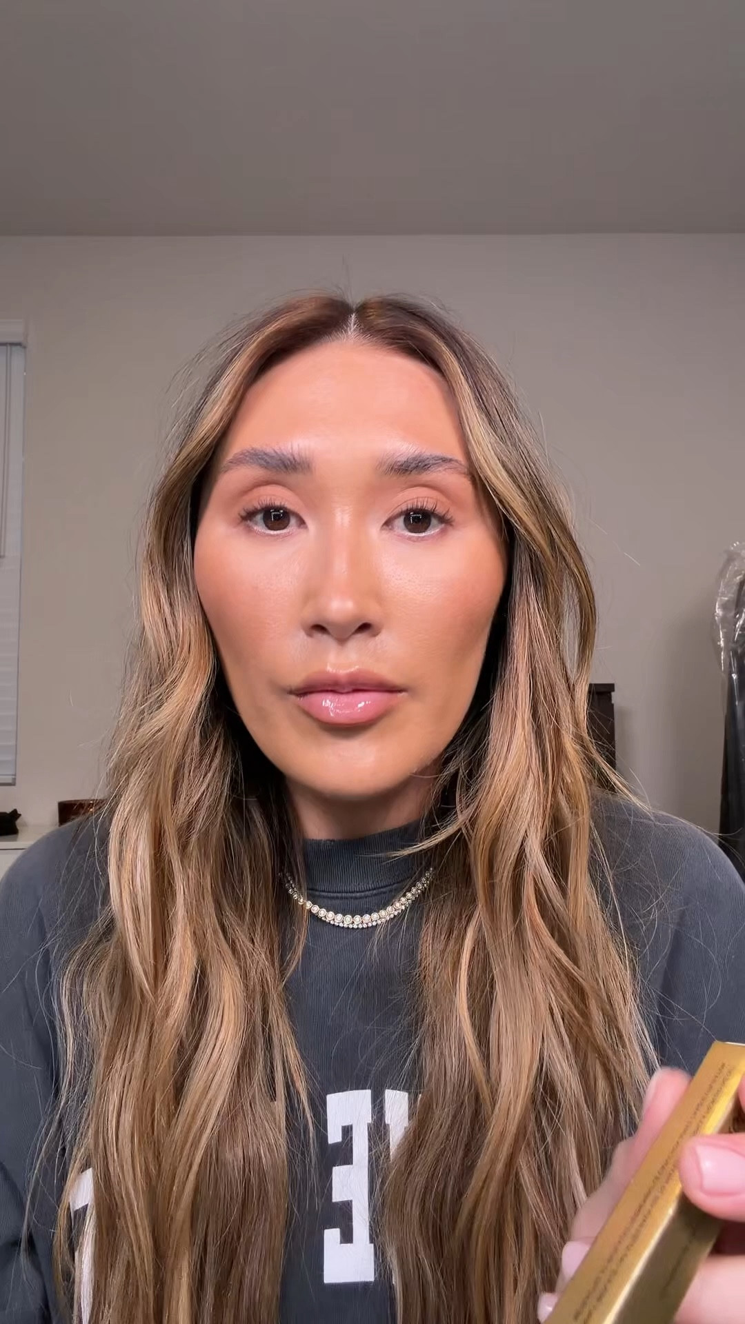 Trying new makeup! 

Bronzer Palette: Volume III
Eyeliner: Solstice 
Lipliner: 109 
Lipstick: Sable Smoke 
Lipgloss: Nympho + East Coast 

#LTKSaleAlert #LTKgrwm #LTKBeauty