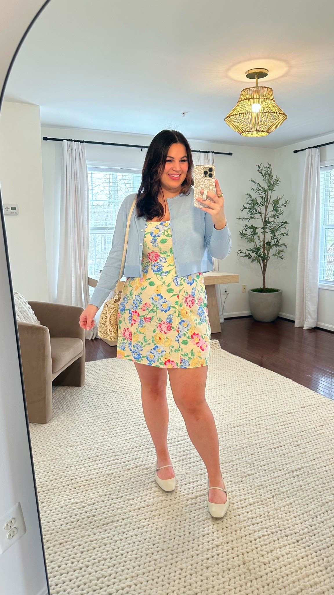 Midsize spring outfit from target for Easter (and it’s all on sale right now). This yellow floral dress is quite honestly the cutest thing I’ve ever seen!! And I paired it with this light blue cardigan + flats. 

Dress - size 16 (runs small, size up) 
Flats - 9.5 *linked exact + similar 
Cardigan - xxl 
Lip gloss - shade Italian soda 


Easter outfit, Easter dress, spring outfit, spring style, spring fashion, spring target, target outfit, target fashion, target, midsize, midsize outfit, midsize fashion, tall woman fashion, target sale, target circle week



#LTKSaleAlert #LTKMidsize #LTKSeasonal