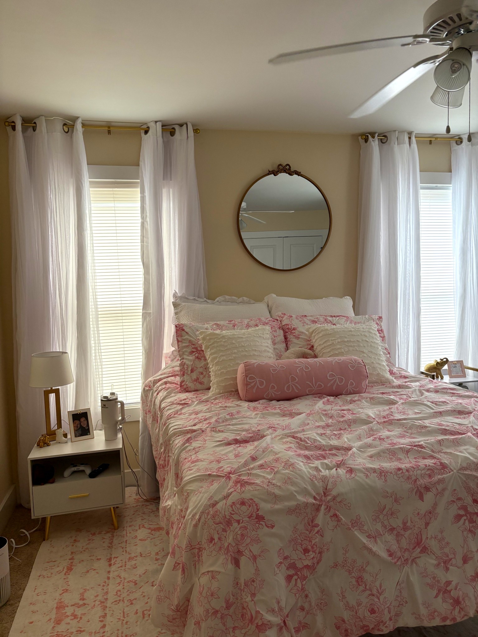 College Apartment Inspiration 💘🤍 coquette, bows, pink

#LTKFindsUnder100 #LTKFindsUnder50 #LTKHome