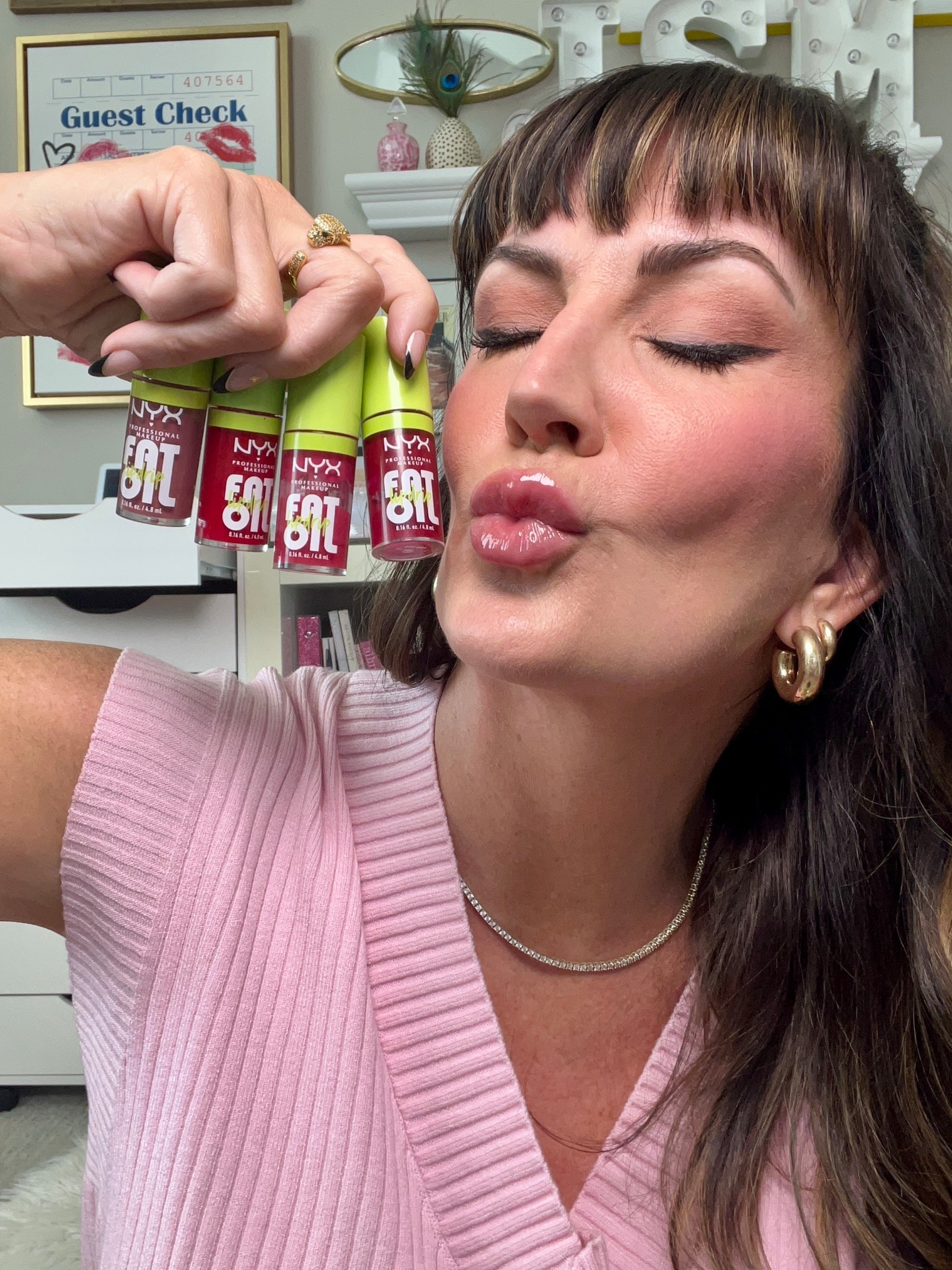 The BEST Cheap lip oils. 👄 wearing shade : sprinkle sprinkle 