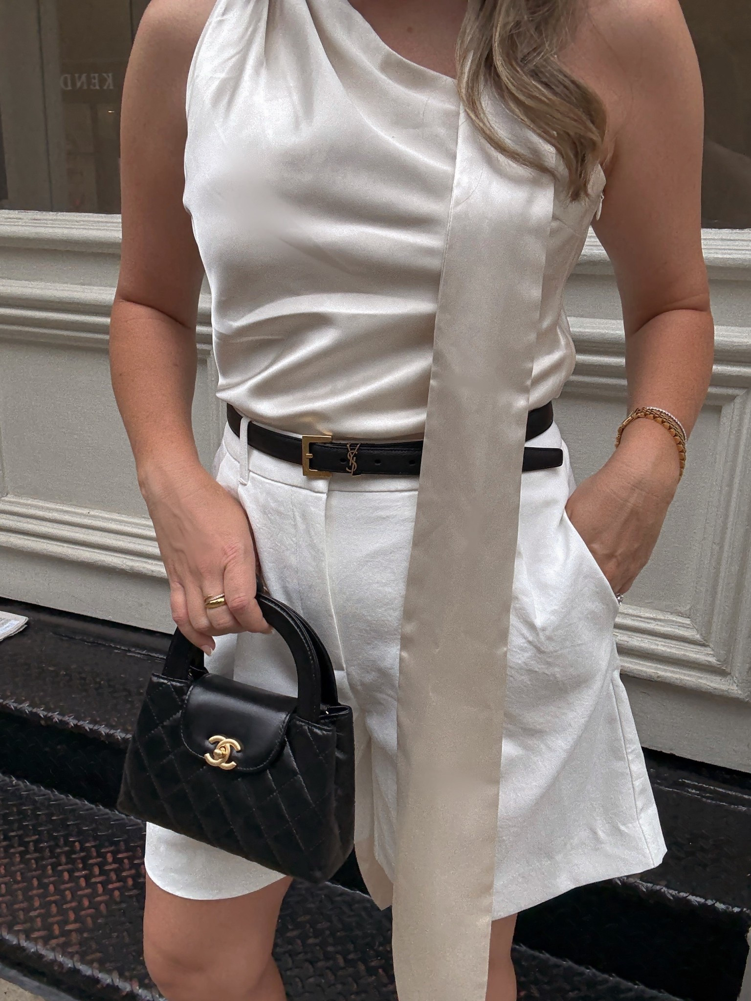 Scarf satin top with Bermuda shorts 