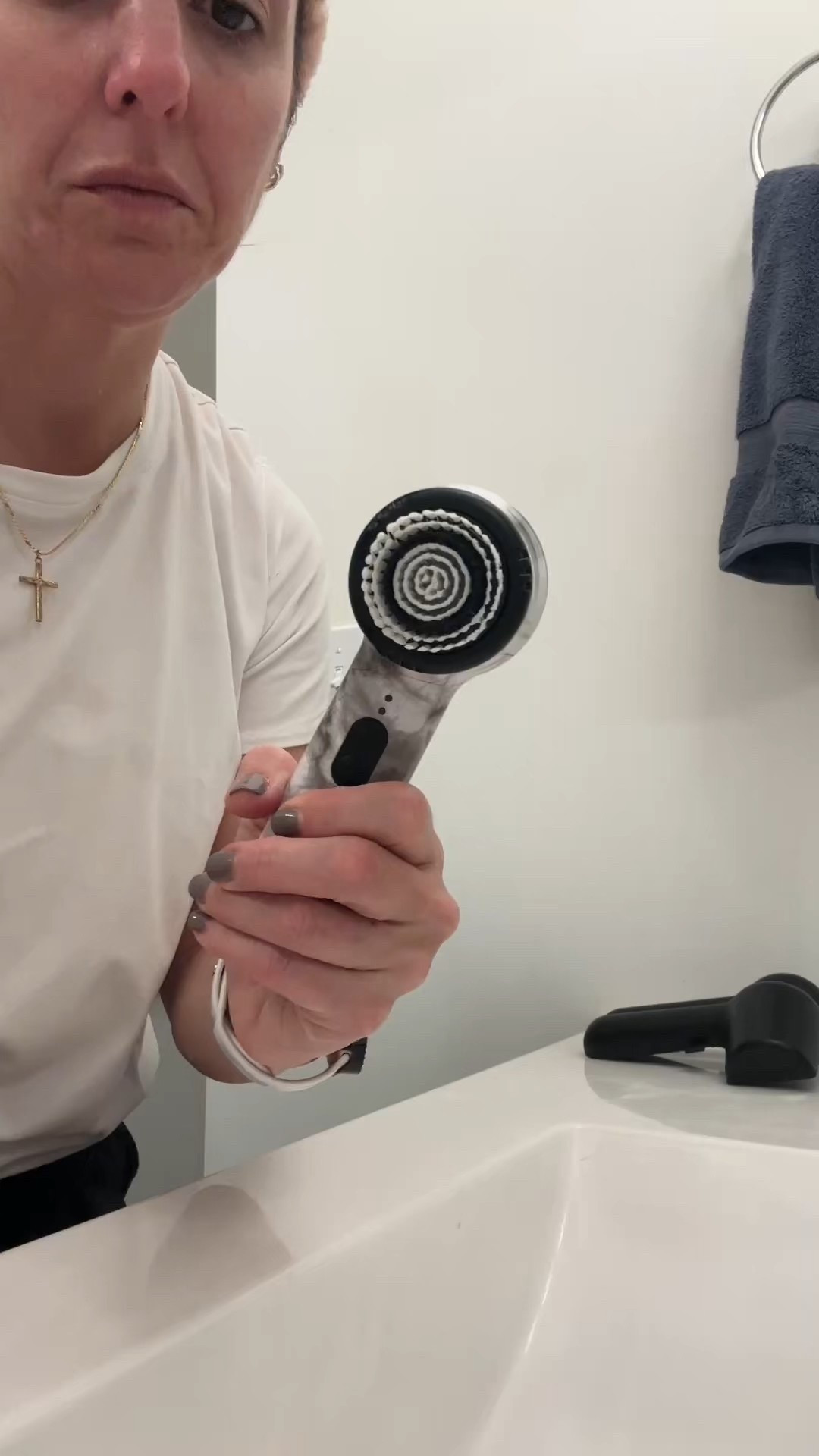 This Michael Todd Soniclear gives you 300+ sonic movements per second for a deep cleanse WITHOUT stripping your skin. It’s waterproof, comes with antimicrobial bristles (so it stays cleaner than regular brushes 🙌) #michaeltoddbeauty #skincare #skincareroutine 

#LTKSaleAlert #LTKBeauty #LTKGiftGuide