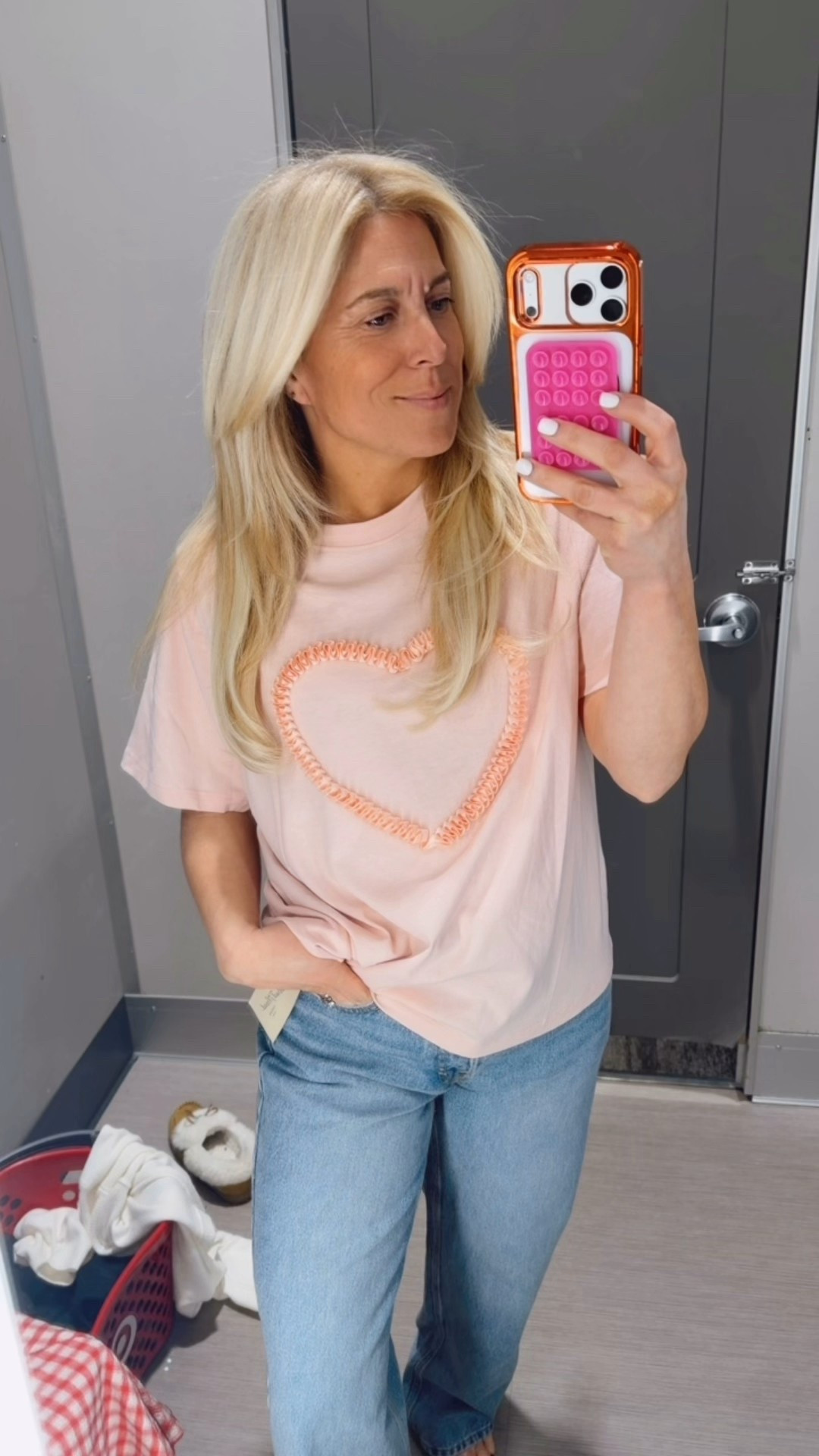 I love this heart tee for Valentine’s Day! Only $15 🩷💜