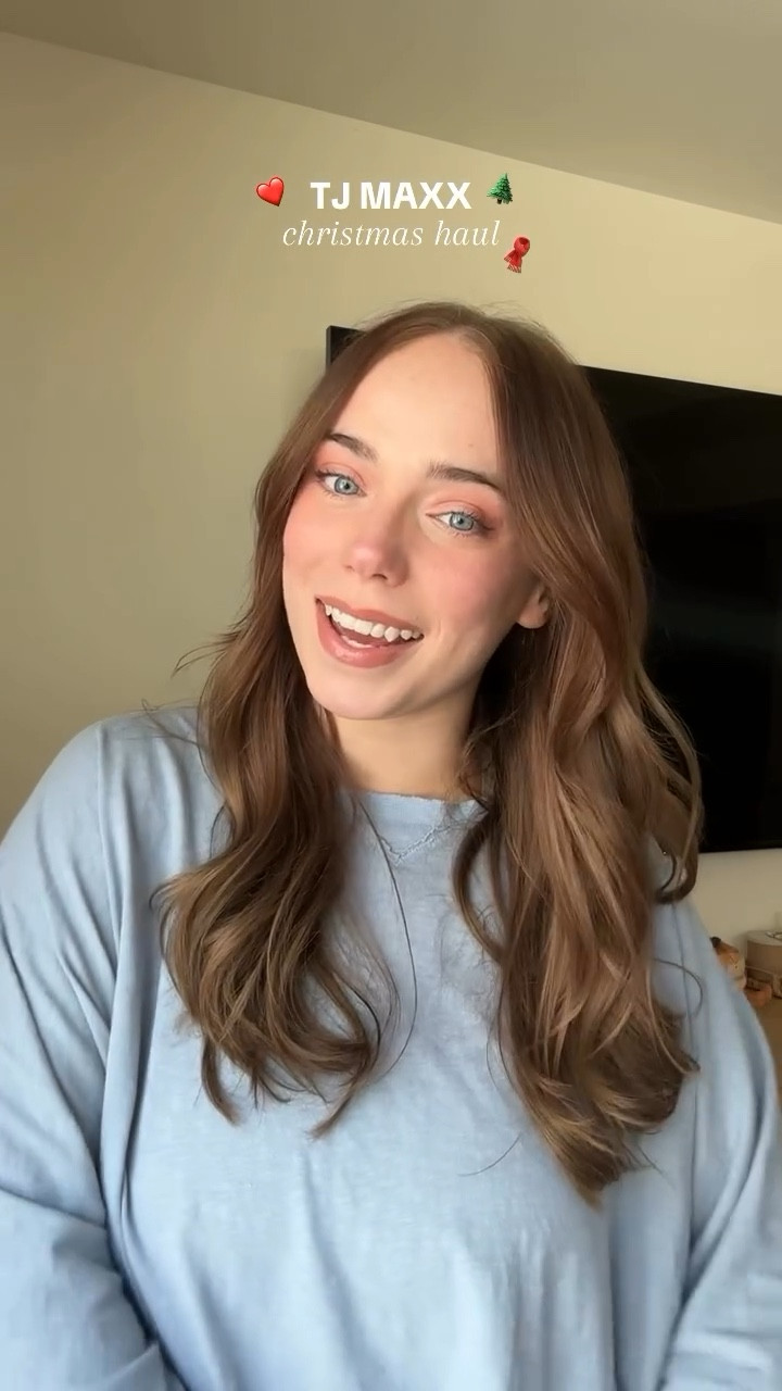 Some cutie Christmas finds from @tjmaxx 🧣🌲❤️

#christmas #christmasdecor #tjmaxx #christmastiktok #christmastok #homedecor