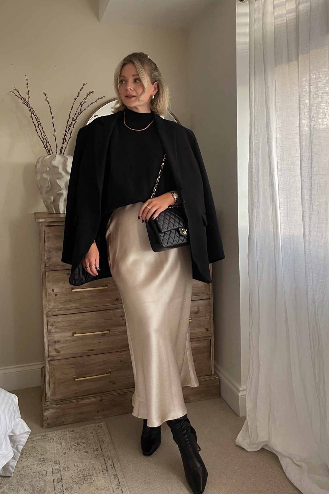 Satin skirt outfit / Christmas Day outfit / winter outfit 