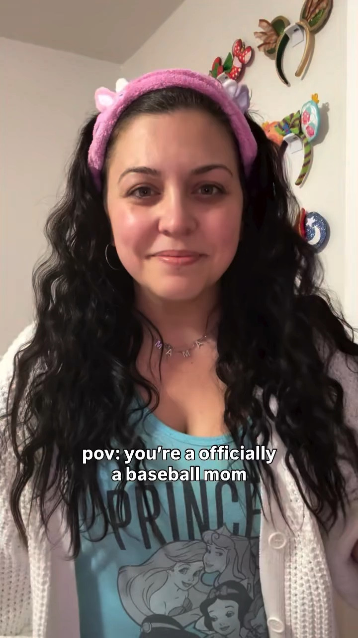 batter up ⚾️ if there’s one thing I’m going to do.. it’s show up 🙌🏻 catch me every game being as extra as possible because these days are full of firsts for Hunter, for me, for Mike, for Willa.. and I’m gonna do everything I can to make each one a grand slam 😜🏟️

✨ comment BASEBALL for links 🧢 #momblogger #baseballmom #tballmom #njmomblogger