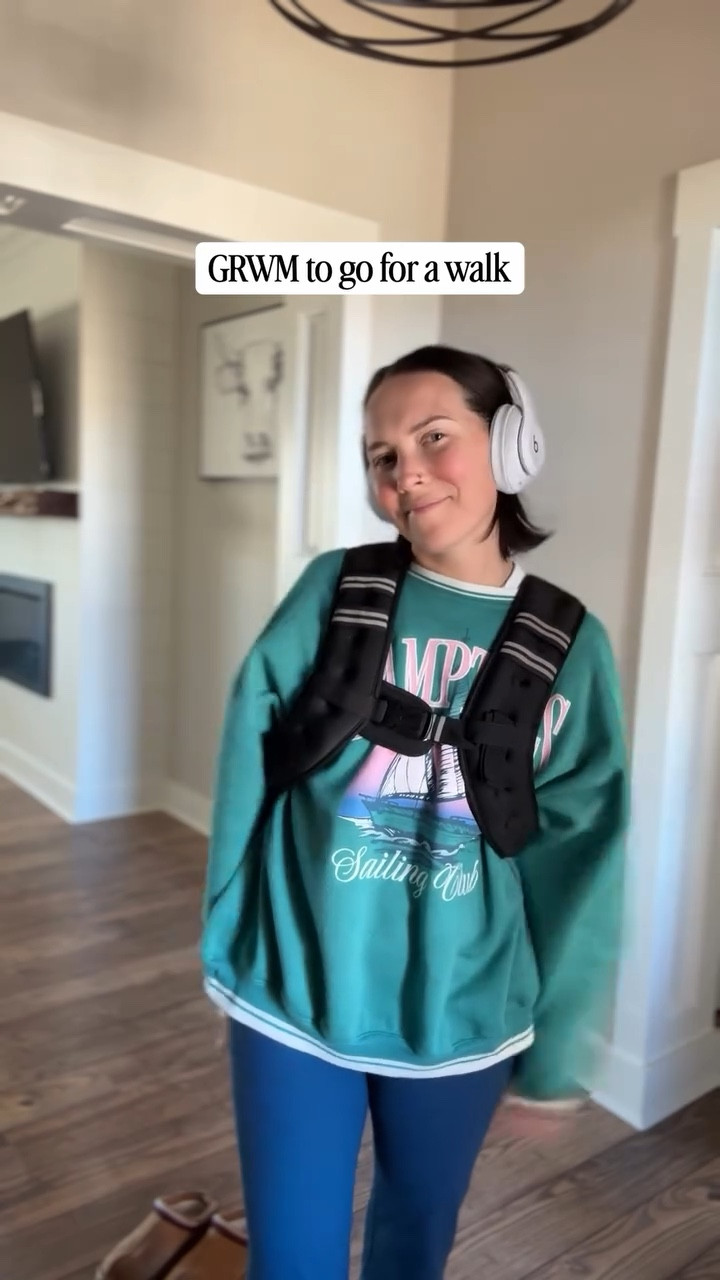 It’s 64° outside .. THIS IS NOT A DRILL! ☀️
sweatshirt: XL | pants: SM | 12lb weighted vest

work from home, comfy, cozy, walking, daily movement, ribbed leggings, oversized sweatshirt, slip on shoes, weighted vest, beats headphones

#LTKootd #LTKActive #LTKgrwm