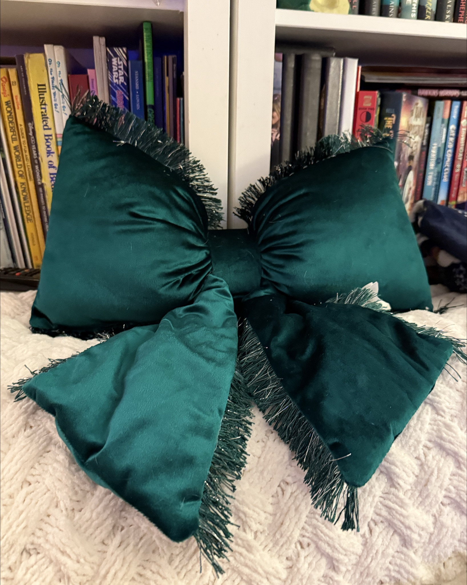 New pillow and blanket just in time for the holidays. This green velvet bow pillow was too cute to resist 

#targetstyle #christmas #pillows #throwblanket #holidaydecor  

#LTKHoliday #LTKSeasonal #LTKCyberWeek
