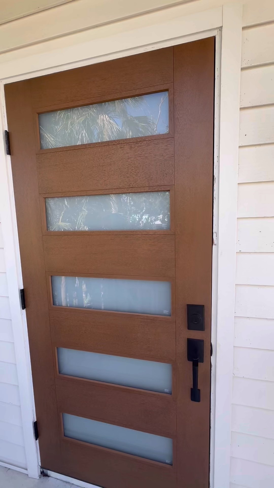 Our brand new front door from @homedepot!!! This was the prettiest style we could find under $800!!! Looks so high end!! #TheHomeDepot #TheHomeDepotPartner 

#LTKSaleAlert #LTKStyleTip #LTKHome