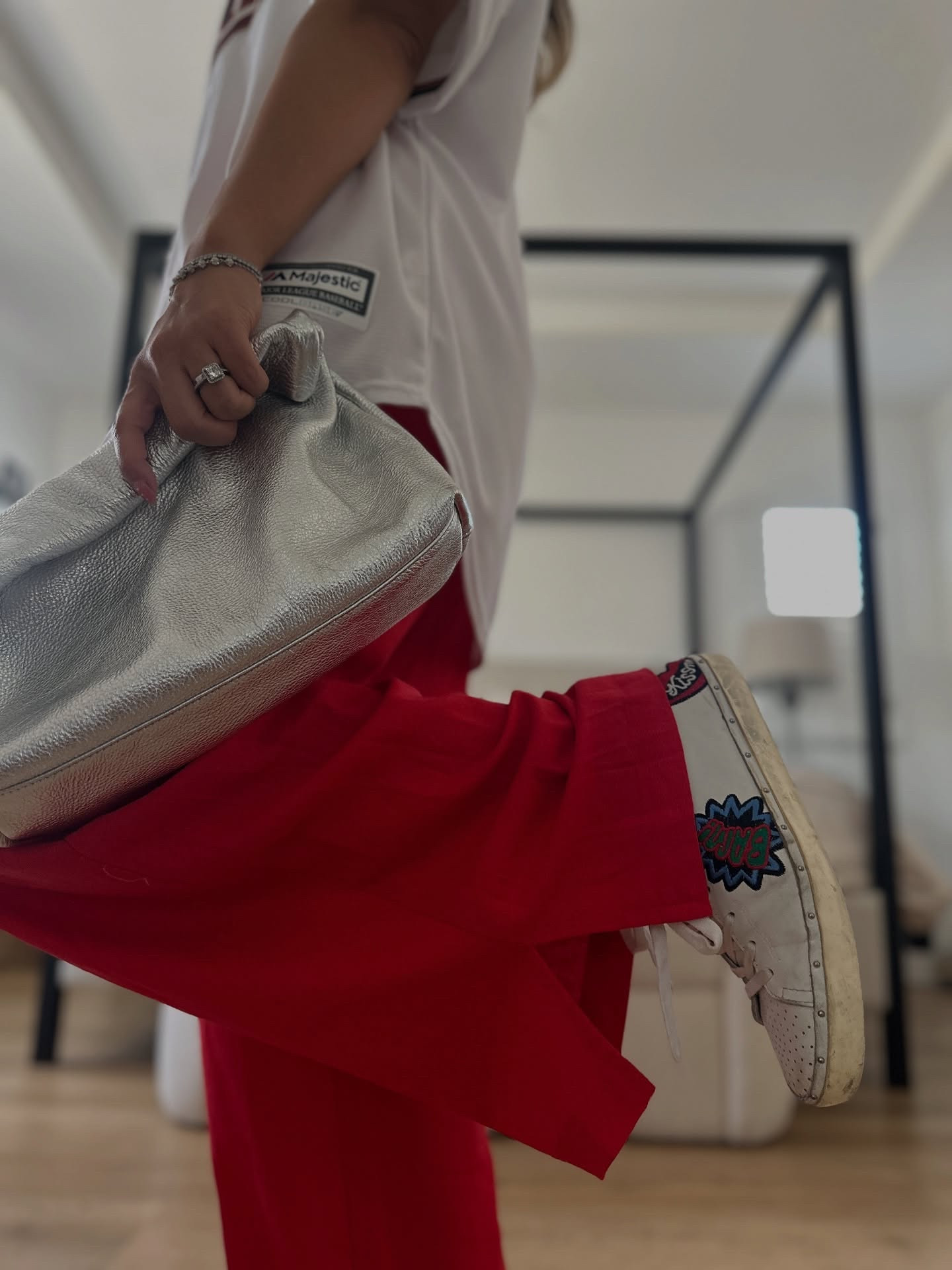 1 pair, 2 styles.
I added a taiyaki break in the middle—because even scrolling needs fuel🐟

Link in bio and story
Comment SHOP for a direct link

#red #linen #casual #ootd #lunchdate #taiyaki #sandiego #japanese #styleinspo #outfitinspiration #lookoftheday #fashion

#LTKOver40 #LTKStyleTip #LTKSaleAlert