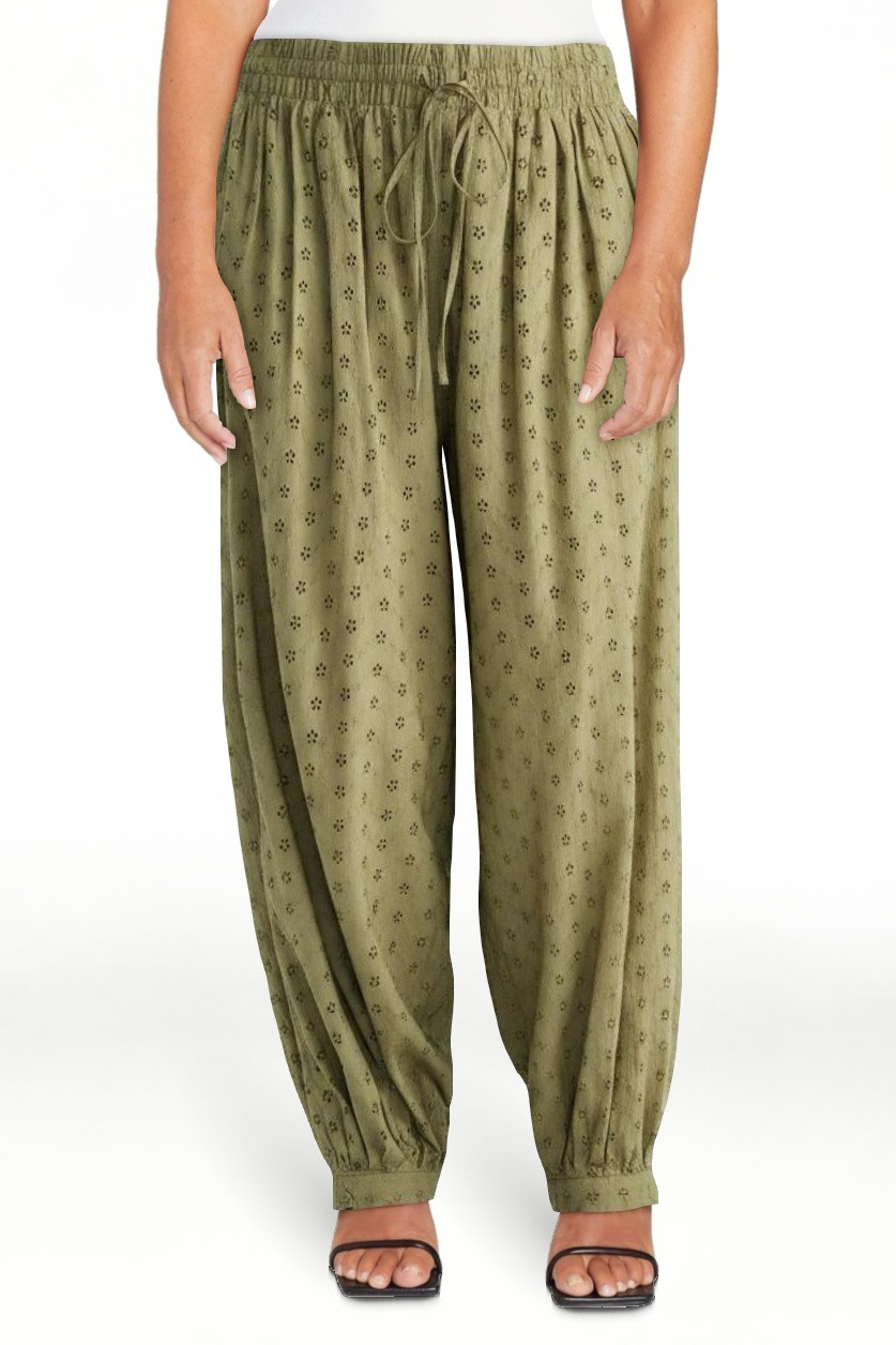 Scoop Women’s and Women's Plus Eyelet Harem Cotton Pants, Sizes XS-4X | Walmart (US)