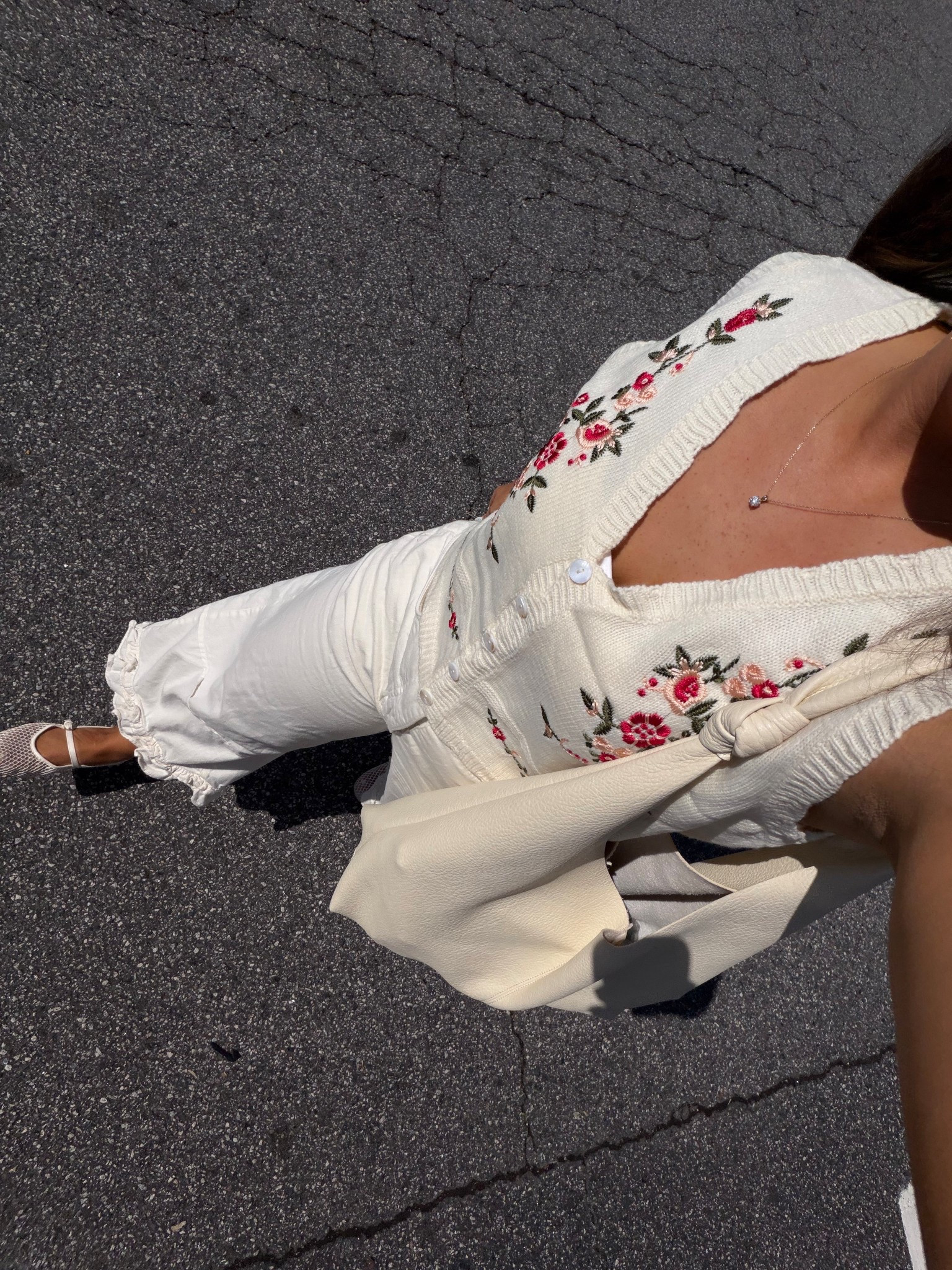 Easy spring outfit! Top is a medium from Amazon!