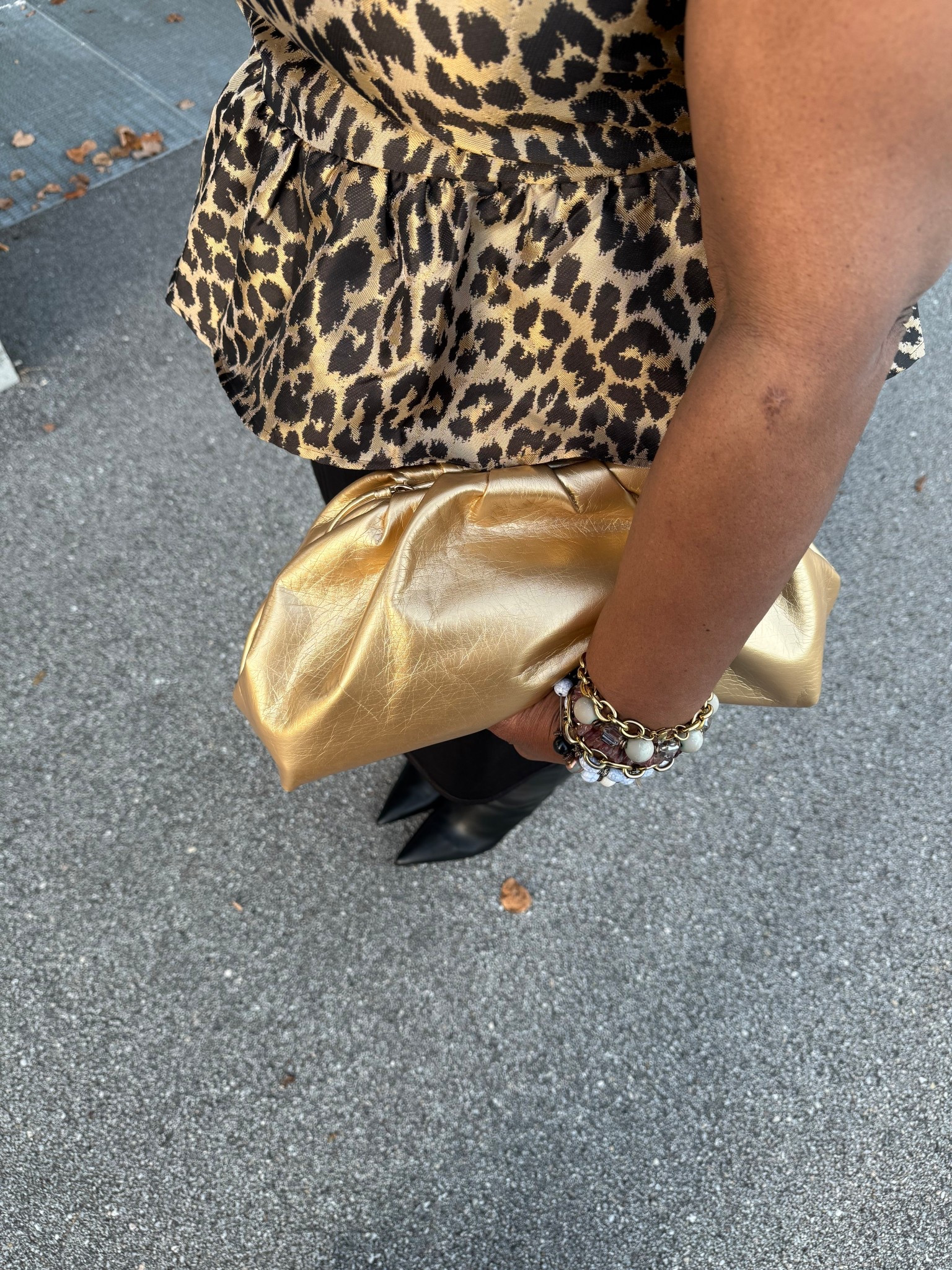 Golden clutch🤩
•


#LTKfestive #LTKeurope #LTKdatenight