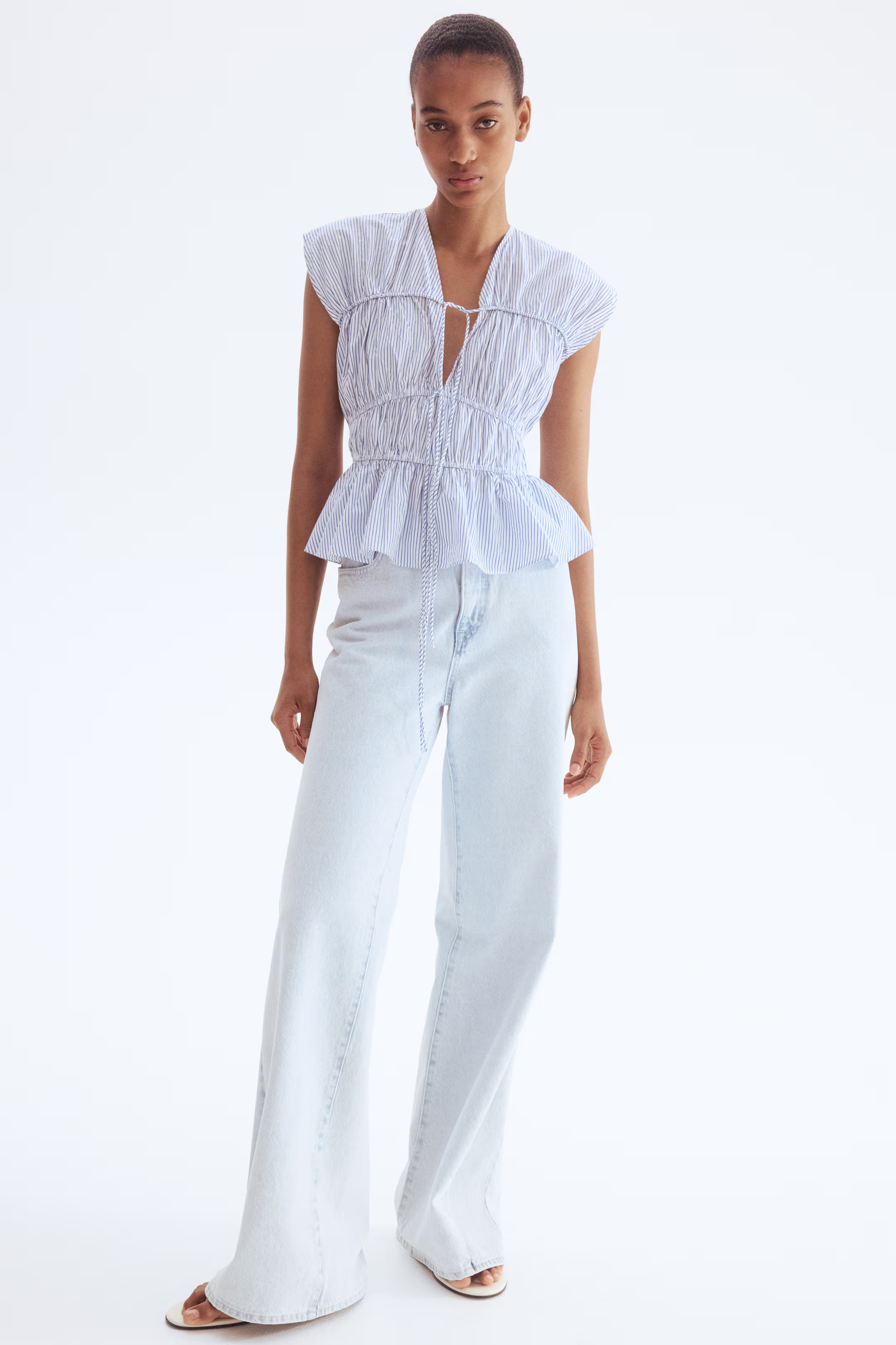 Popelinebluse mit Kordelzügen | H&M (DE, AT, CH, NL, FI)