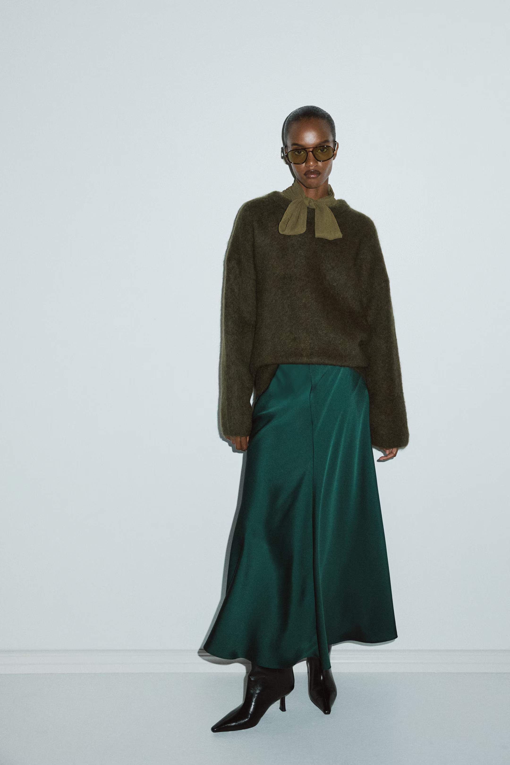 Satin maxi skirt | H&M (UK, MY, IN, SG, PH, TW, HK)