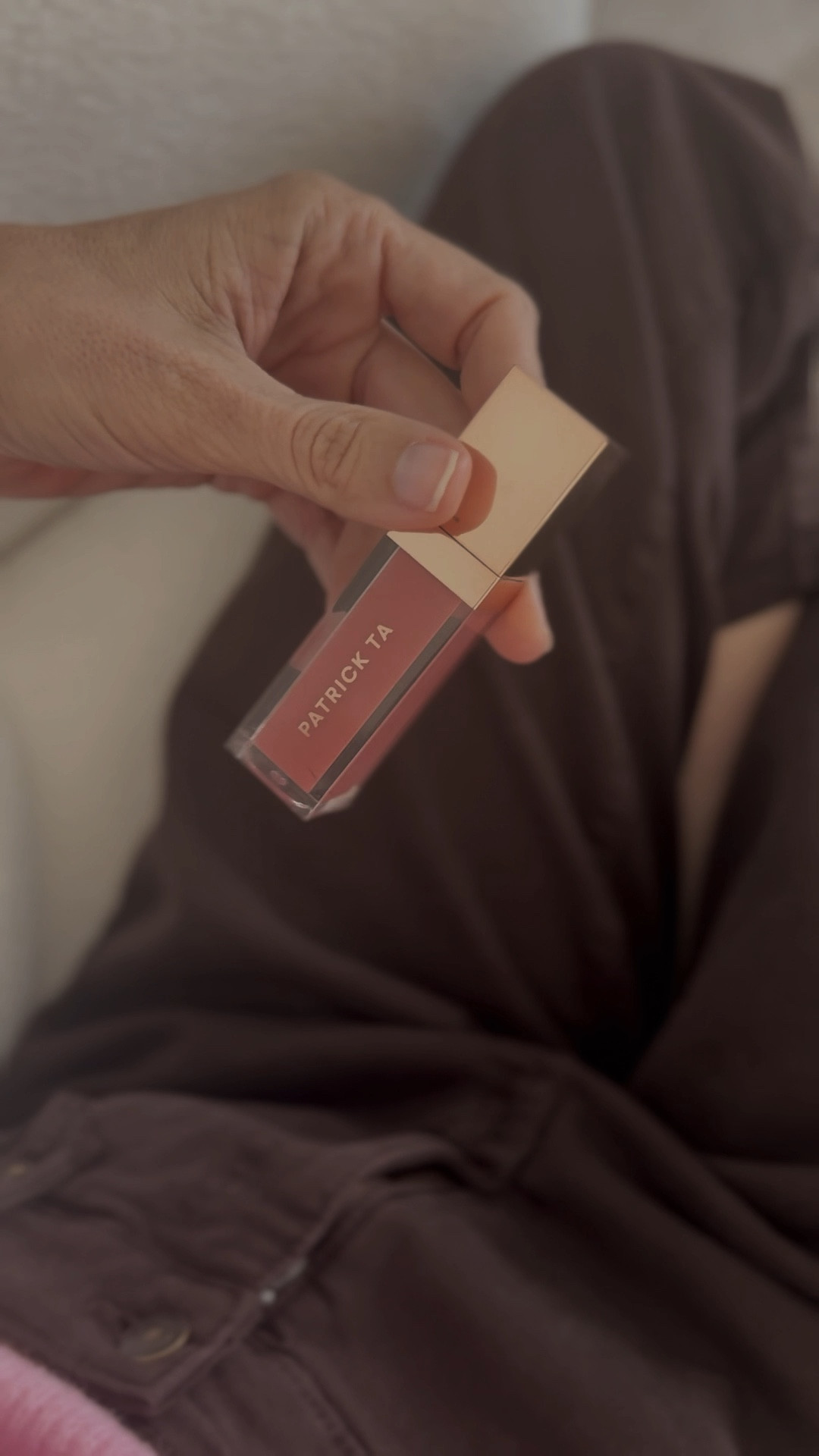 shape of plumping lip gloss is “need her” 

#LTKBeauty #LTKOver40