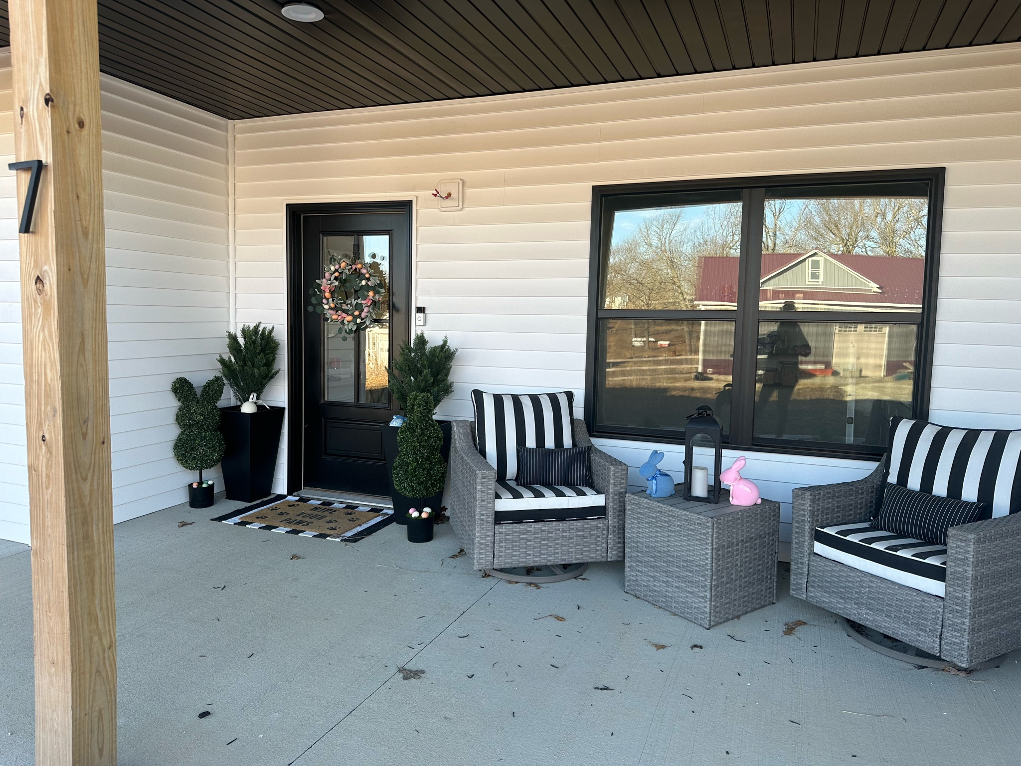 Front porch Easter decor #easterdecor #porchdecor #springdecor 