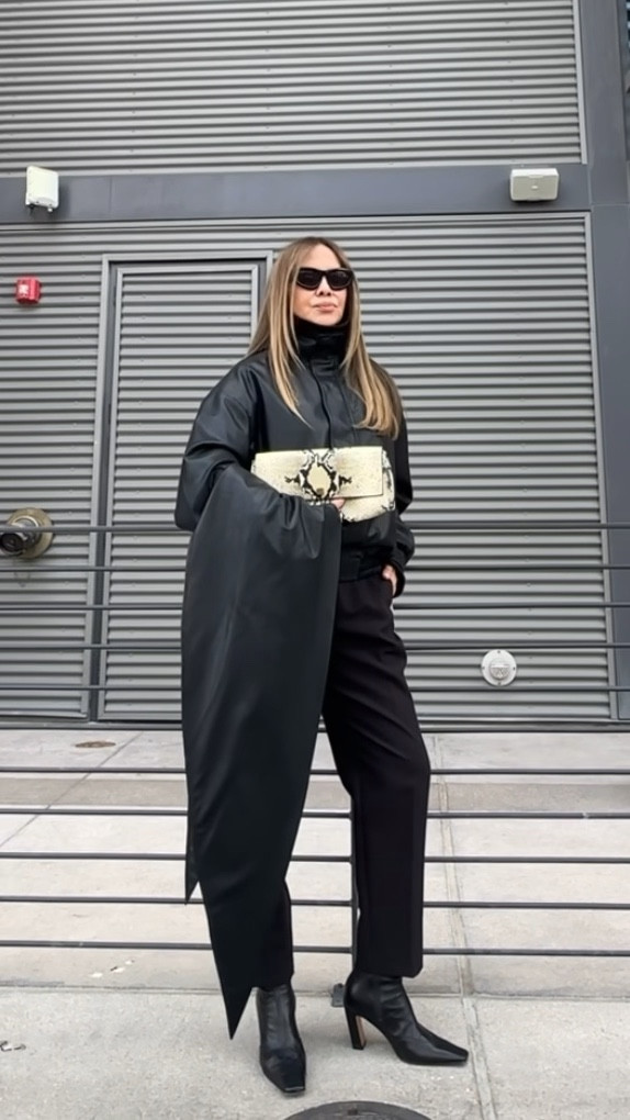 All black but never boring 🖤