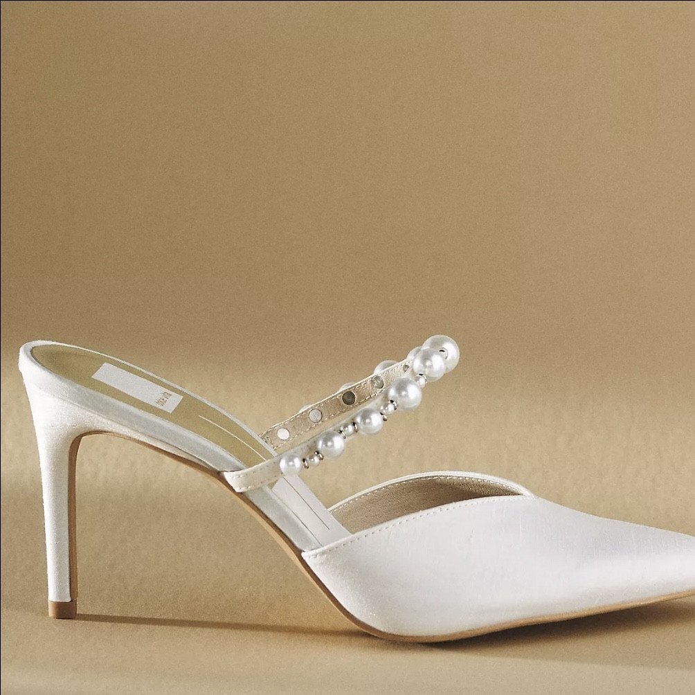 Summer bride favorites
#summerbride #summer #whiteshoes #elegant #pearls #wedding 

#LTKstyletip #LTKwedding #LTKGiftGuide