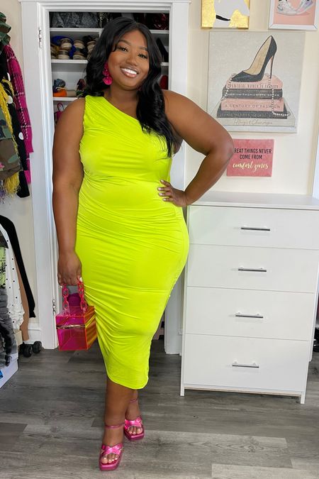 Serving all the bright colors for the spring!!
Wearing: 18 in the dress 

#LTKunder50 #LTKcurves #LTKstyletip