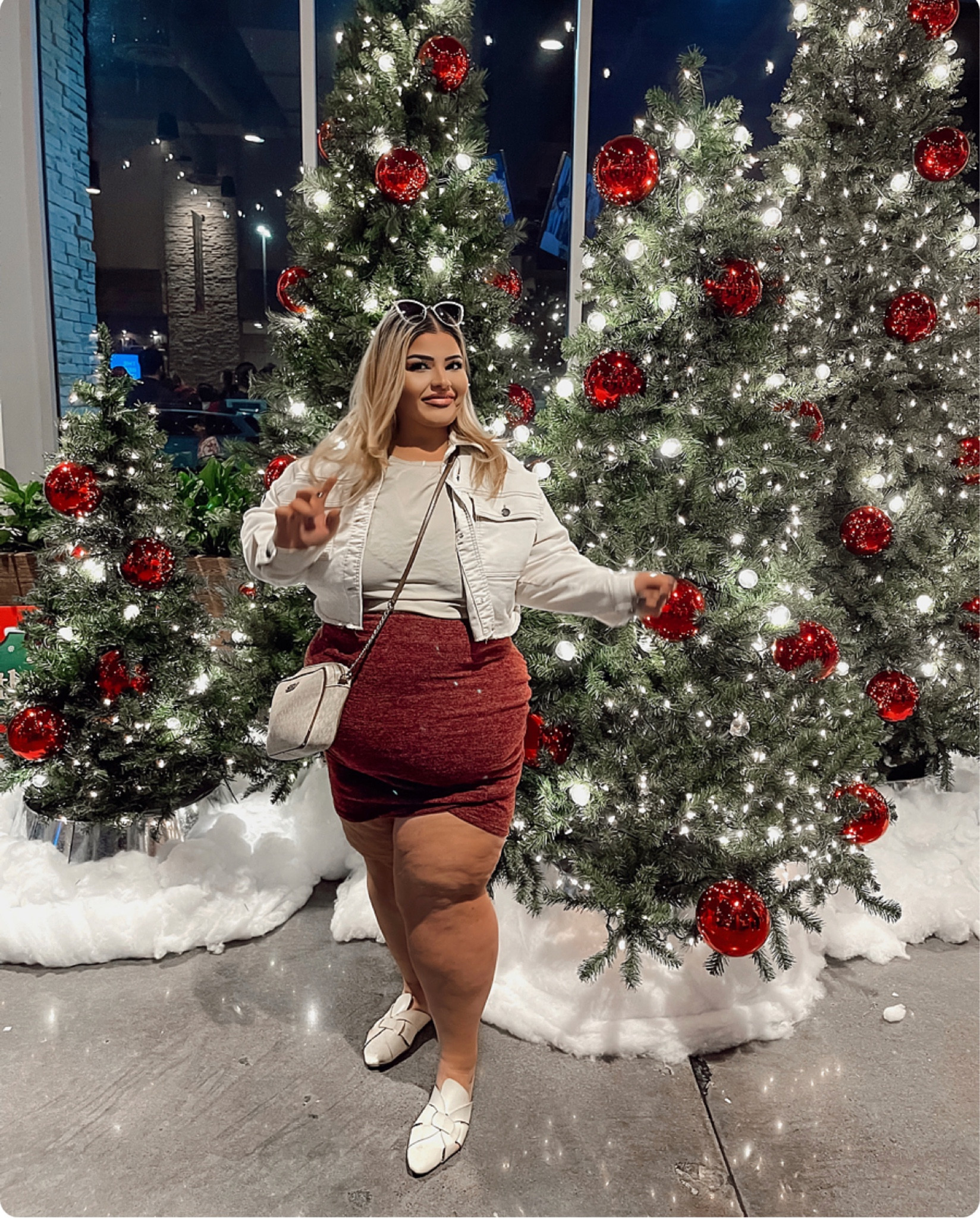 Christmas show last night 🎄📸

#LTKHoliday #LTKSeasonal #LTKPlusSize