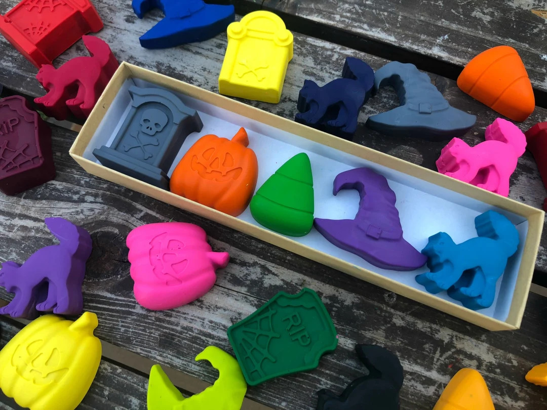 Halloween Spooky Crayons - Halloween Gifts for Kids - Boo Basket Fillers - Halloween Party Favors... | Etsy (US)