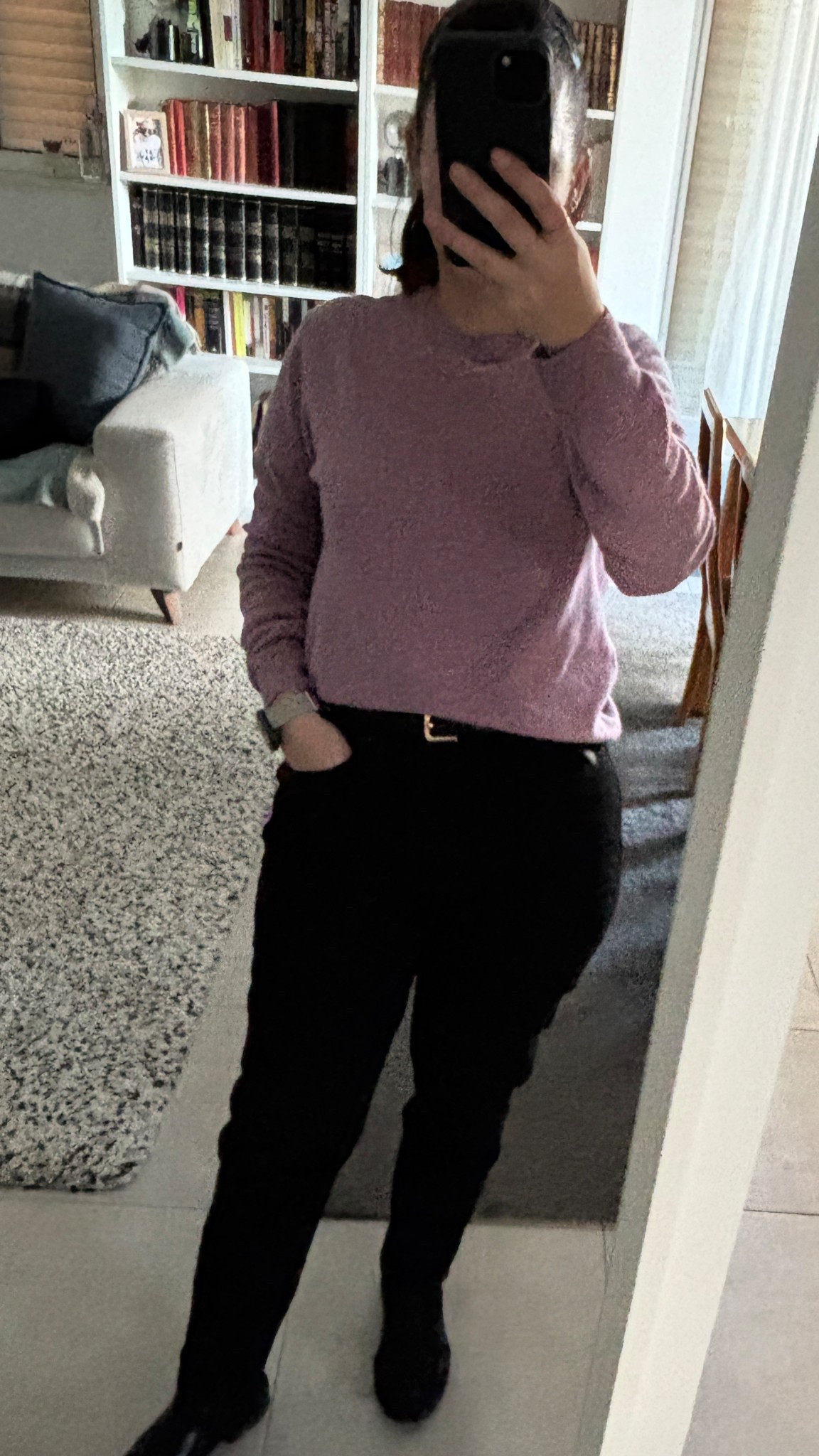 Casual Mondays with Uniqlo cashmere  

#LTKootd #LTKPetite #LTKSaleAlert