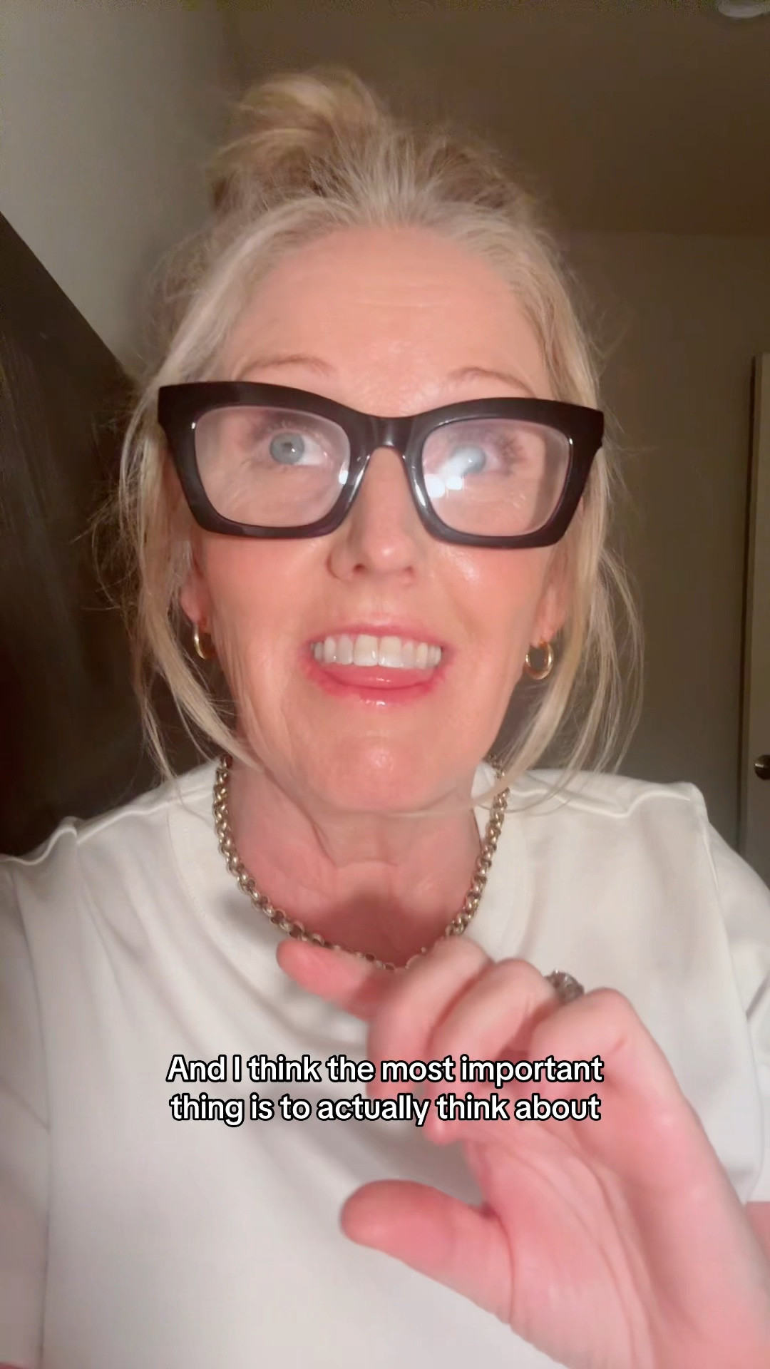 5 favorite white tees that all do something different — COS for a fashion-forward fit, Aritzia if you layer, Sold Out NYC with longer sleeve, Vince when you want it to feel considered, Uniqlo for structure that holds..