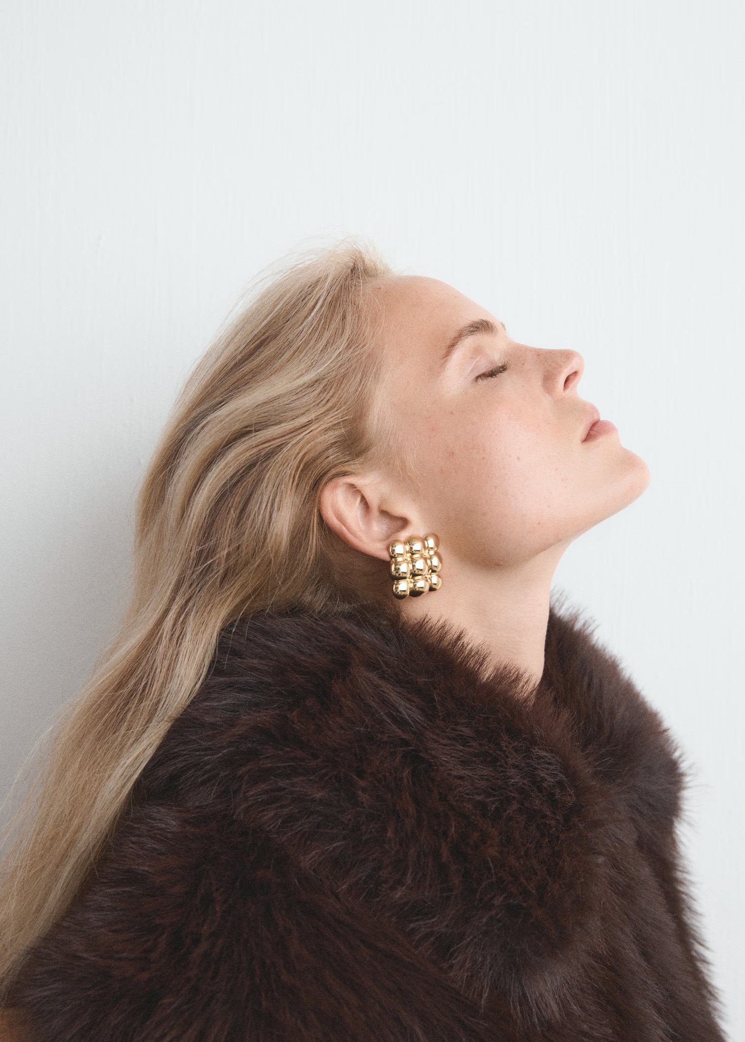 Embossed square earrings | Mango (US/MX/AU)