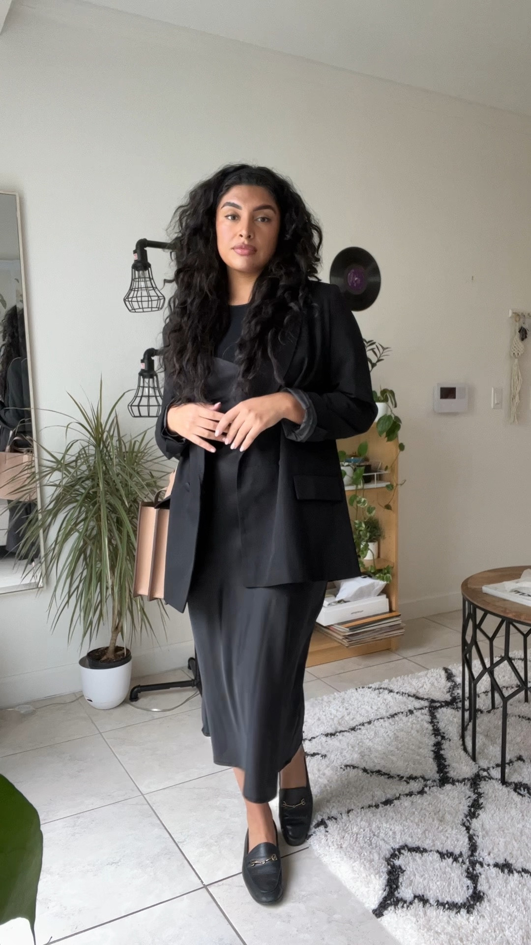all black everything 🖤🧳
