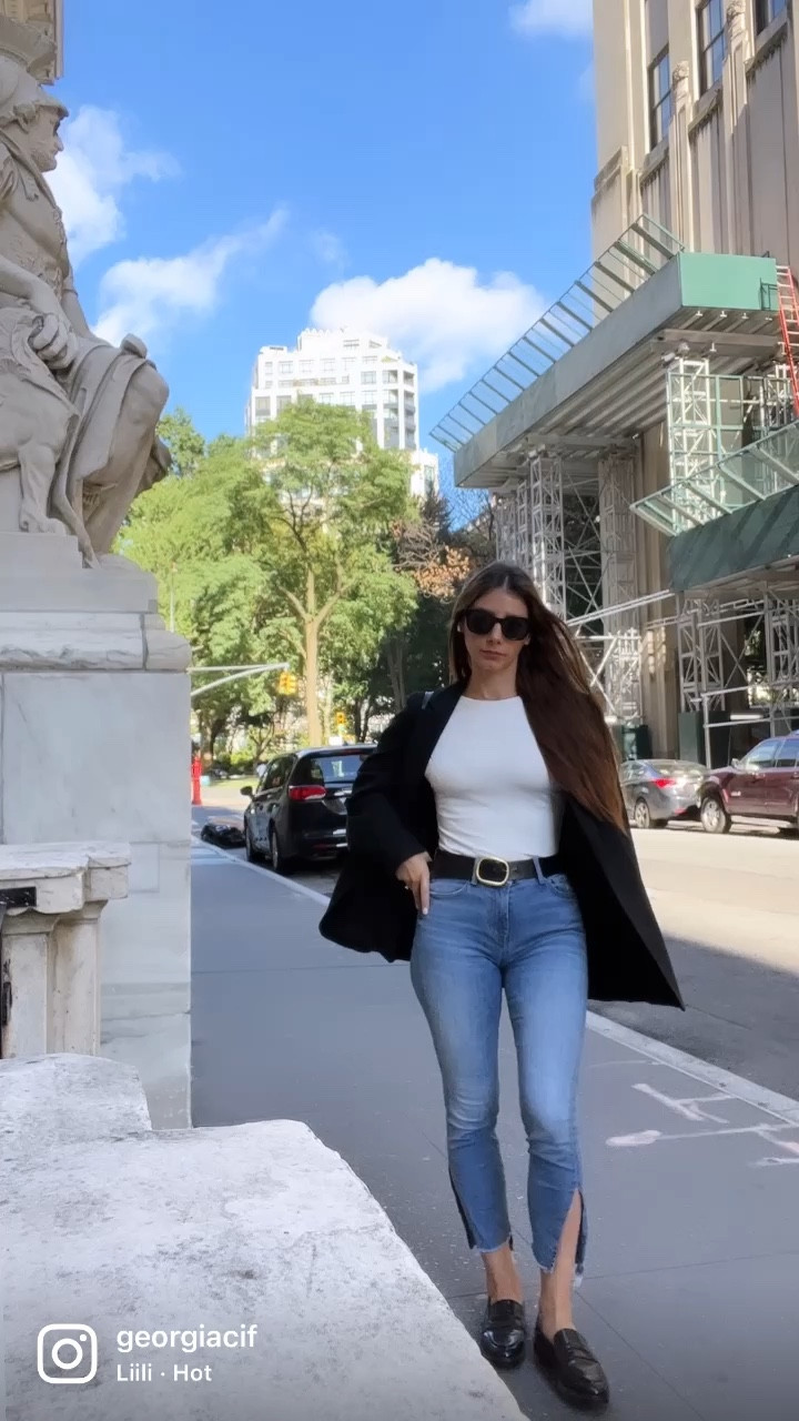 Transitional fall outfit, oversized blazer, blazer and jeans, loafers

#LTKSeasonal #LTKstyletip