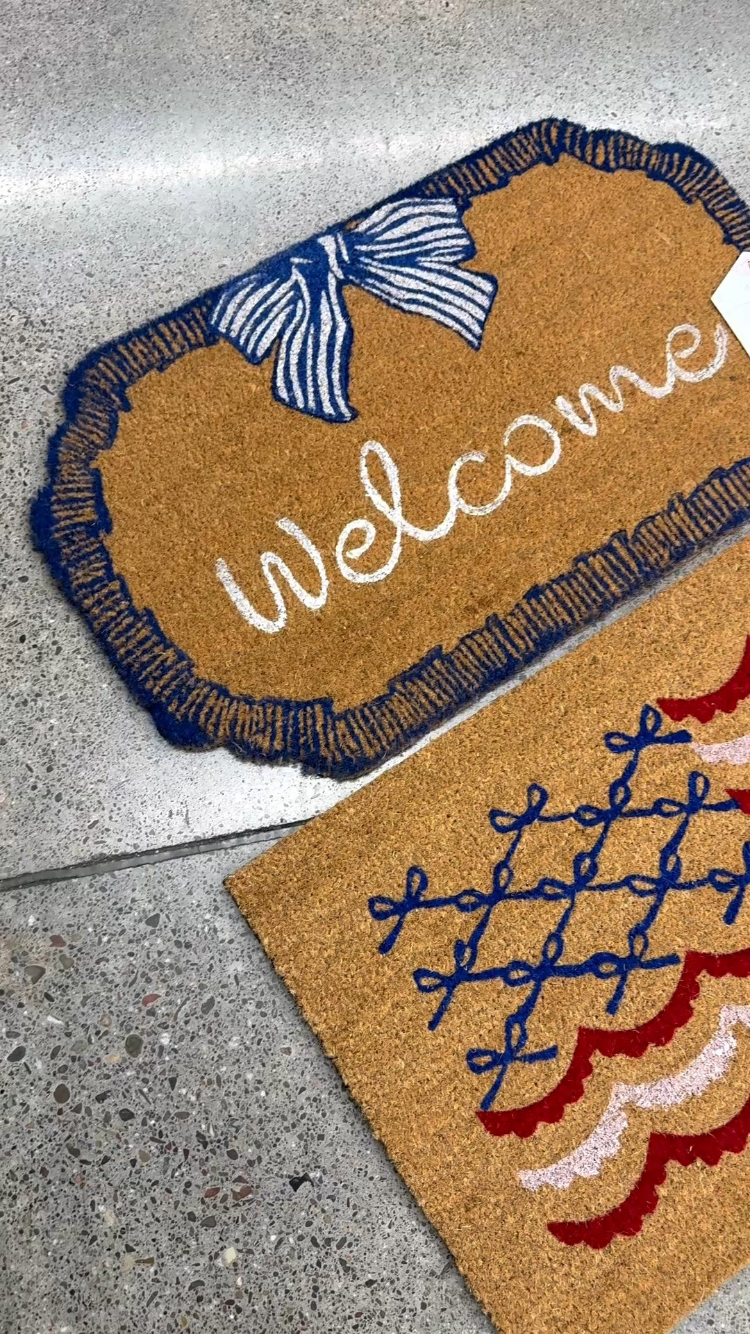 💙❤️ $12 and in 2,000+ carts right now!!
high sell out risk — don’t wait on this one

I grabbed the blue bow version so I can use it way beyond just one season ✨

See it plus more new and trending ⬇️

#LTKdayinmylife #LTKHome #LTKSaleAlert