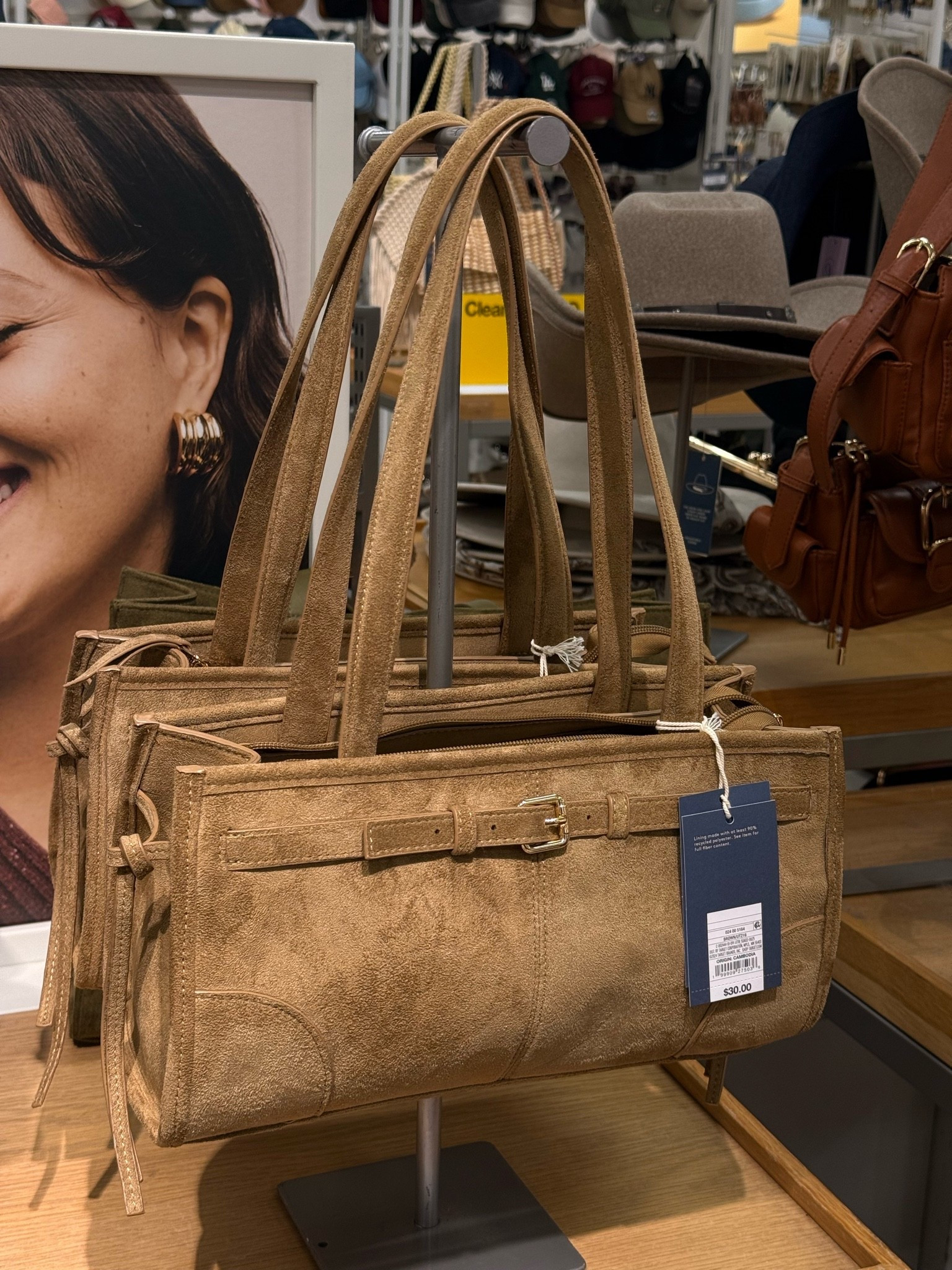 @Target suede fall bag is giving Prada! I got it! Only $30 and perfect for fall outfits 

Suede purse

#LTKSeasonal #LTKootd