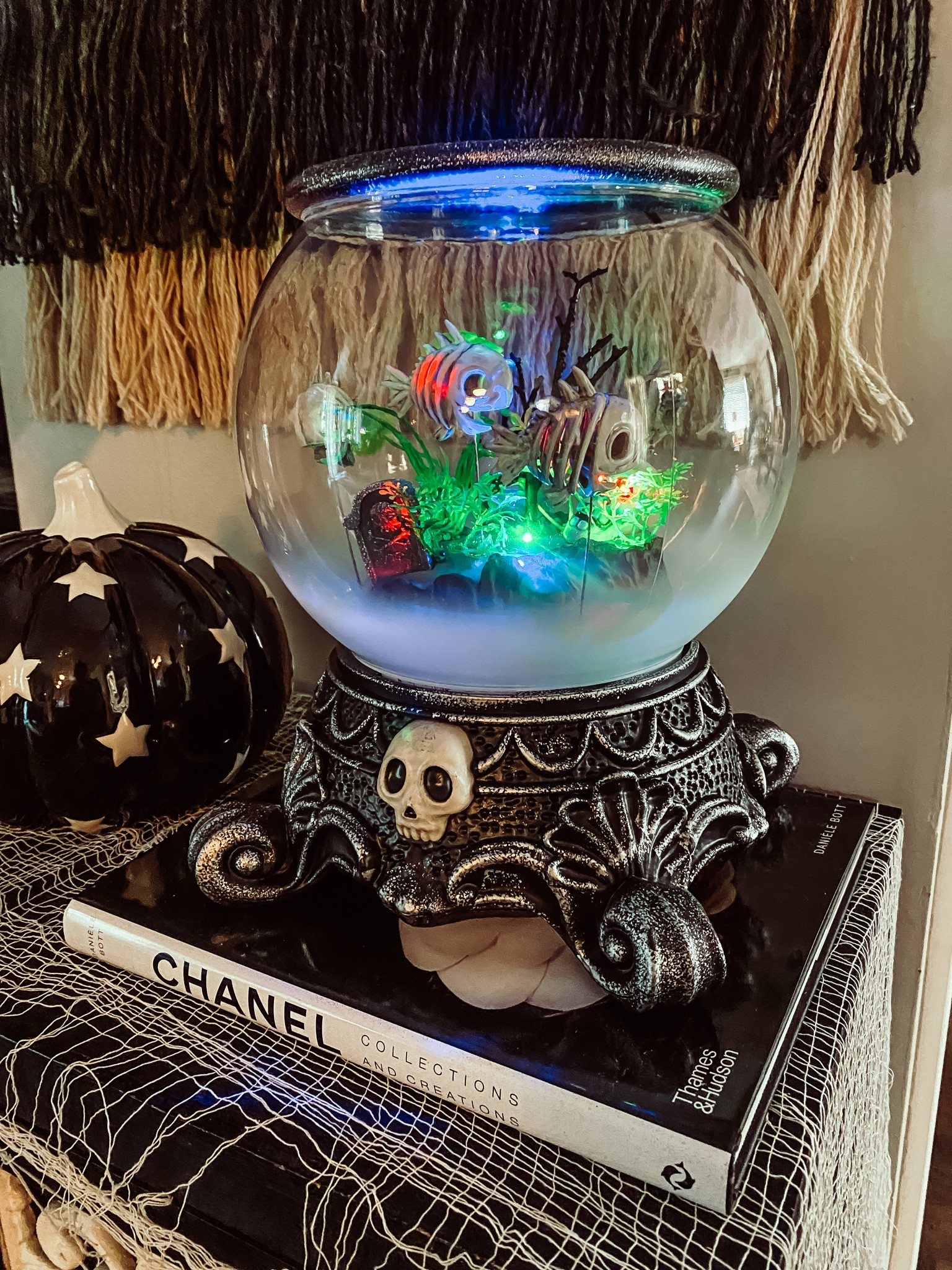 Haunted fish tank 🐠🕸 #targetfinds #halloween #halloweenfinds #halloweendecor