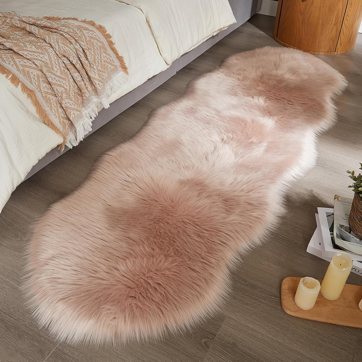 Amazon.com: AMTOVO Faux Sheepskin Rug, Pink Ultra Soft Fluffy Shag Area Rug, 2 x 6 ft Faux Fur Ru... | Amazon (US)