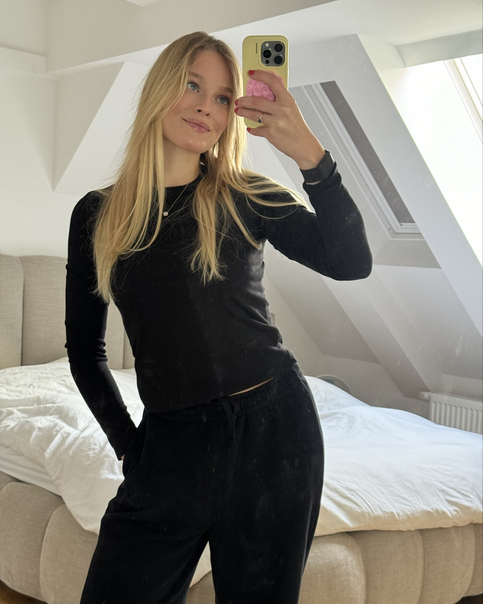 Jogger Look, aber merkt niemand lol (die Hose ist ne flauschige Jogging Hose aber alle denken, es ist ne normale Stoff Hose)

#LTKdeutschland #LTKworkwear #LTKautumn