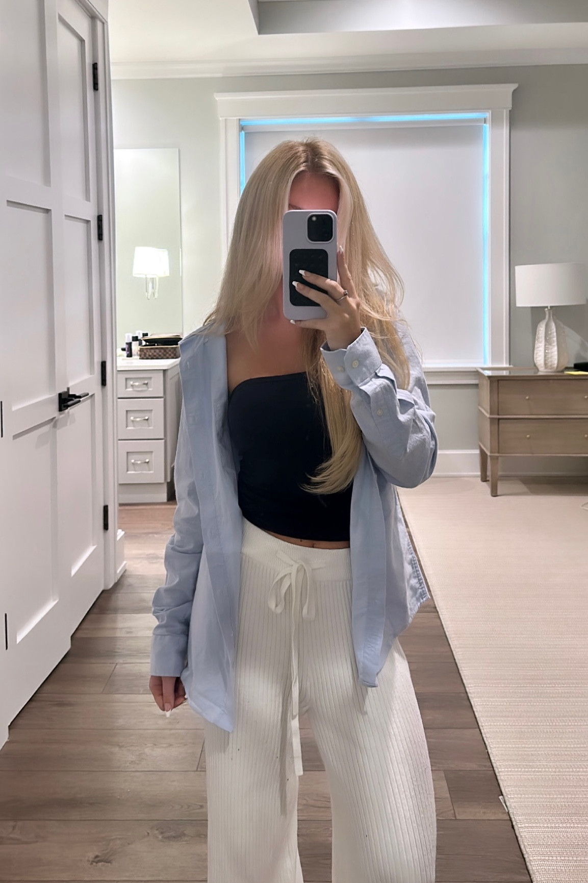 Small in everything ✨👔🐚