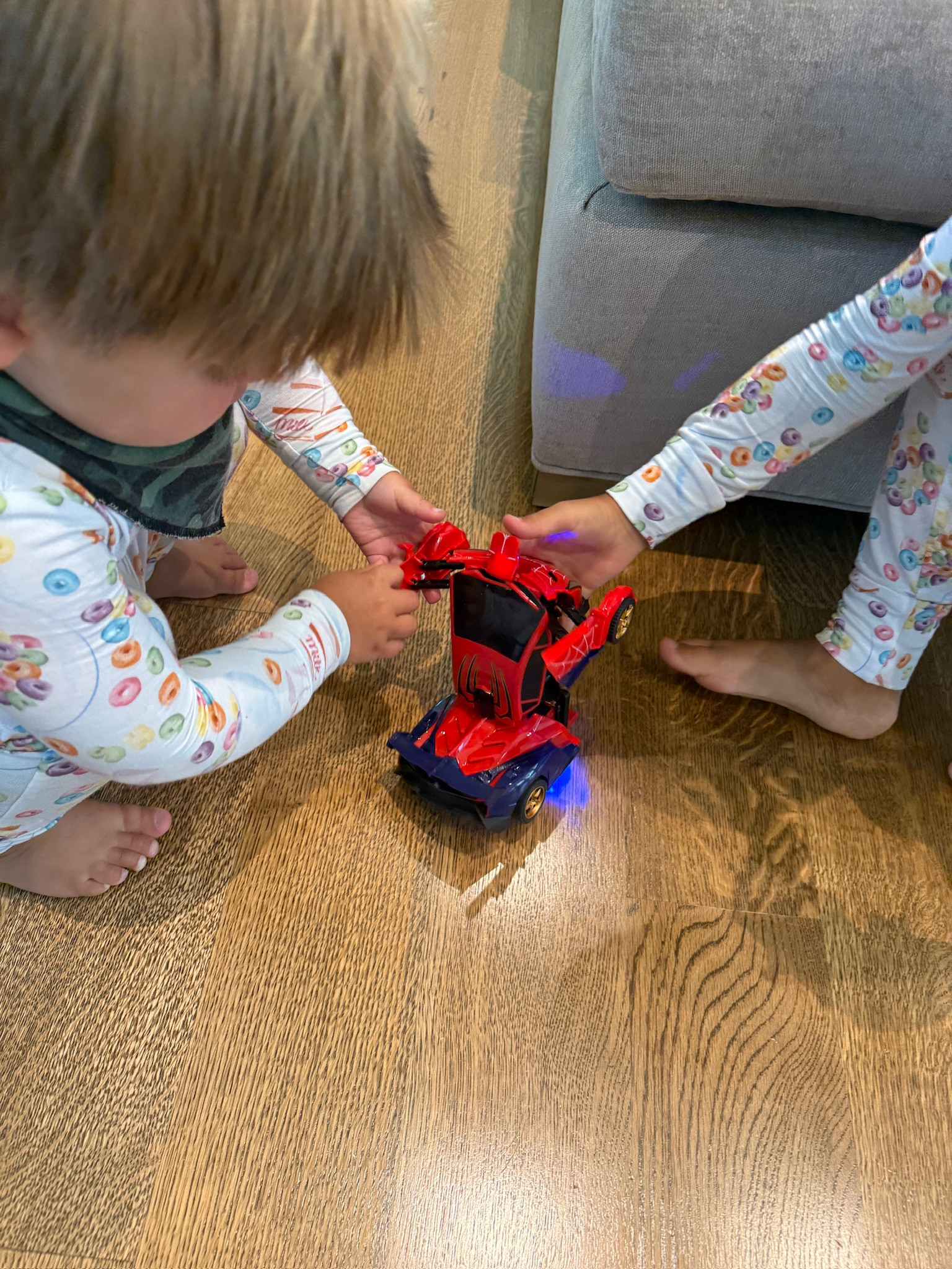 rc cars, spider transform, remote control cars, fast rotation, robot toys, birthday gifts, Grace White