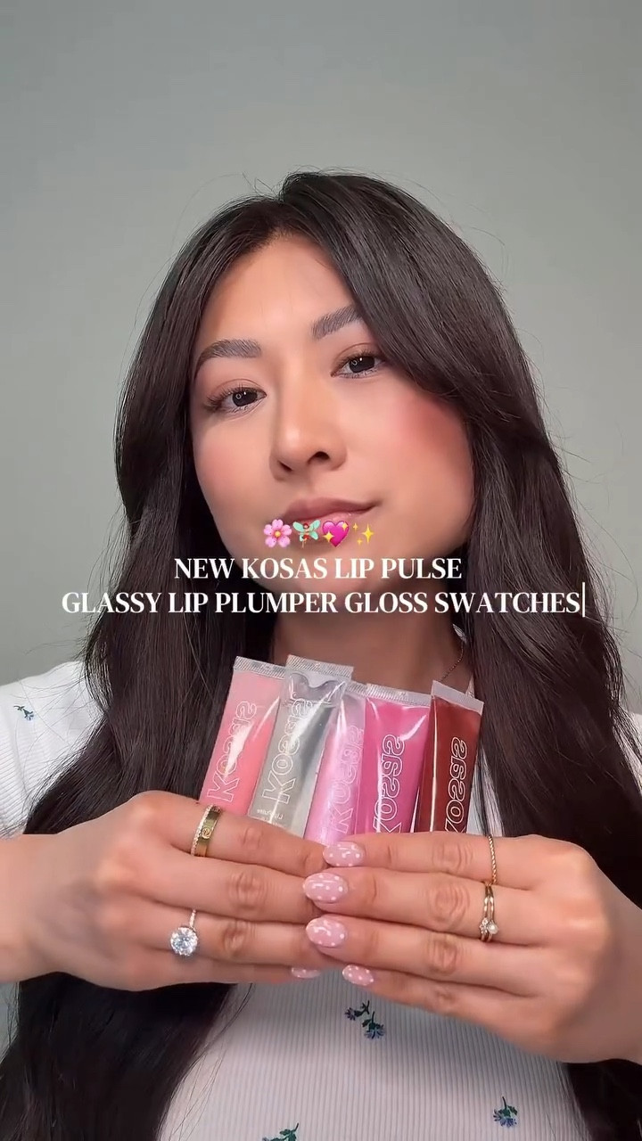 ok seriously loving these! they’re not uncomfortable on the lips. feels tingly and cooling, but dissipates after a minute or so. @kosas ate with this one. 
•
•
•
#kosas #newproductalert #newmakeup #swatches #lipgloss 
Kosas lip pulse glassy lip plumper gloss, lip gloss, kosas, new product alert, gifted, pr, swatches, new product, new makeup, new release, lip gloss swatches
