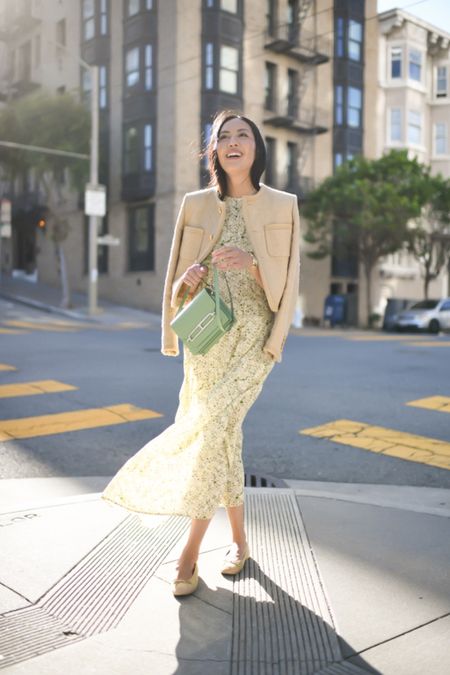 Amazing styled summer outfit!

#classicstyle
#summeroutfit
#summerstyle
#summerdresses
#floraldress

#LTKSeasonal #LTKStyleTip #LTKWorkwear