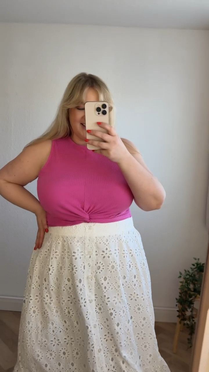 Outfit of the day 🌸💕

#plussizefashion #spring #frühlingsoutfit
#maxirock #curvy

#LTKspring #LTKplussize #LTKdeutschland