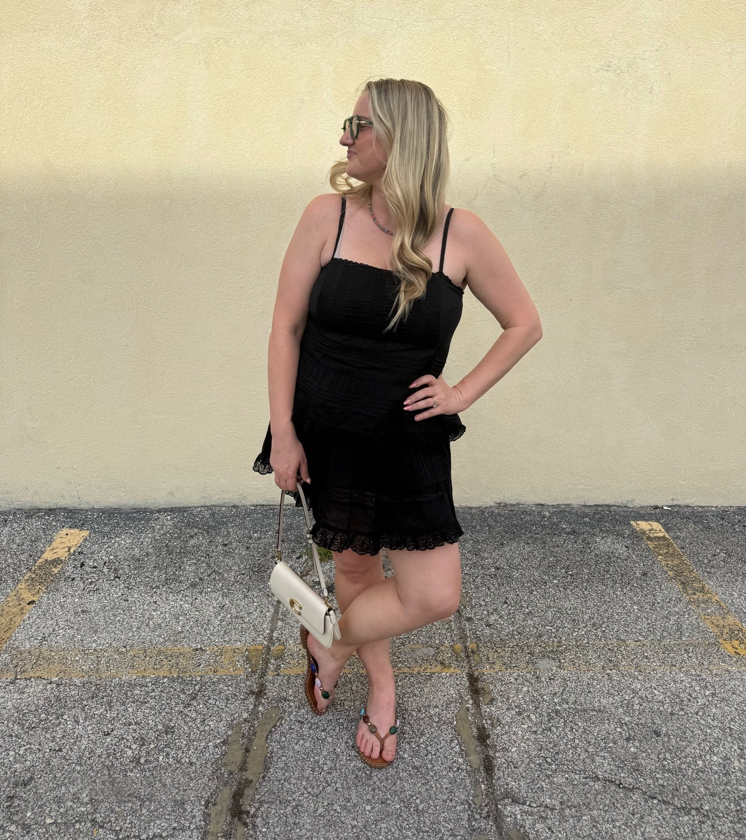 This black gap set is so lightweight! Will absolutely be packing it for summer trips

#LTKdayinmylife #LTKSeasonal #LTKMidsize