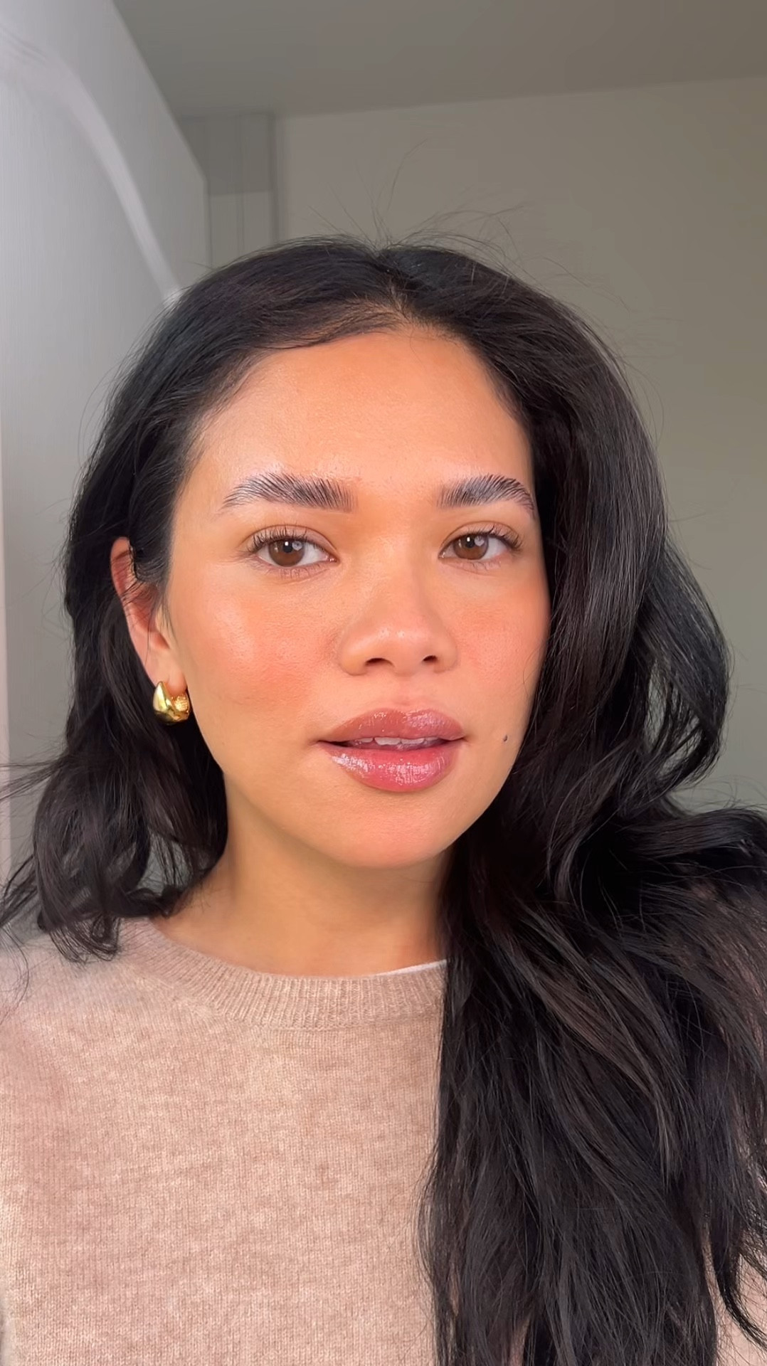 Simple Everyday Makeup Routine with Vieve products:
-super skin nova 
-sunset blush in piazza 
-sunset blush balm in pesca 
-lip liner in velvet sands
-lip dew gloss in original 

#LTKBeauty #LTKStyleTip