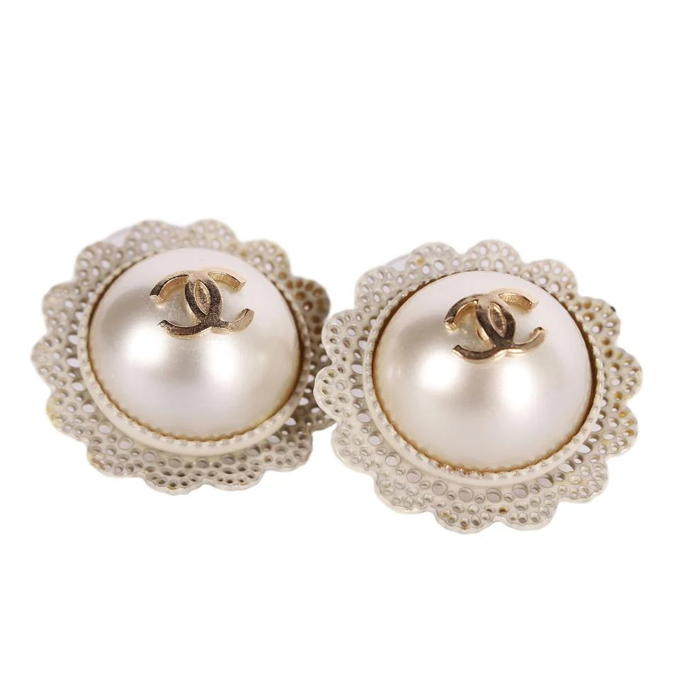 Pearl Flower Pierced Earrings | The Lady Bag